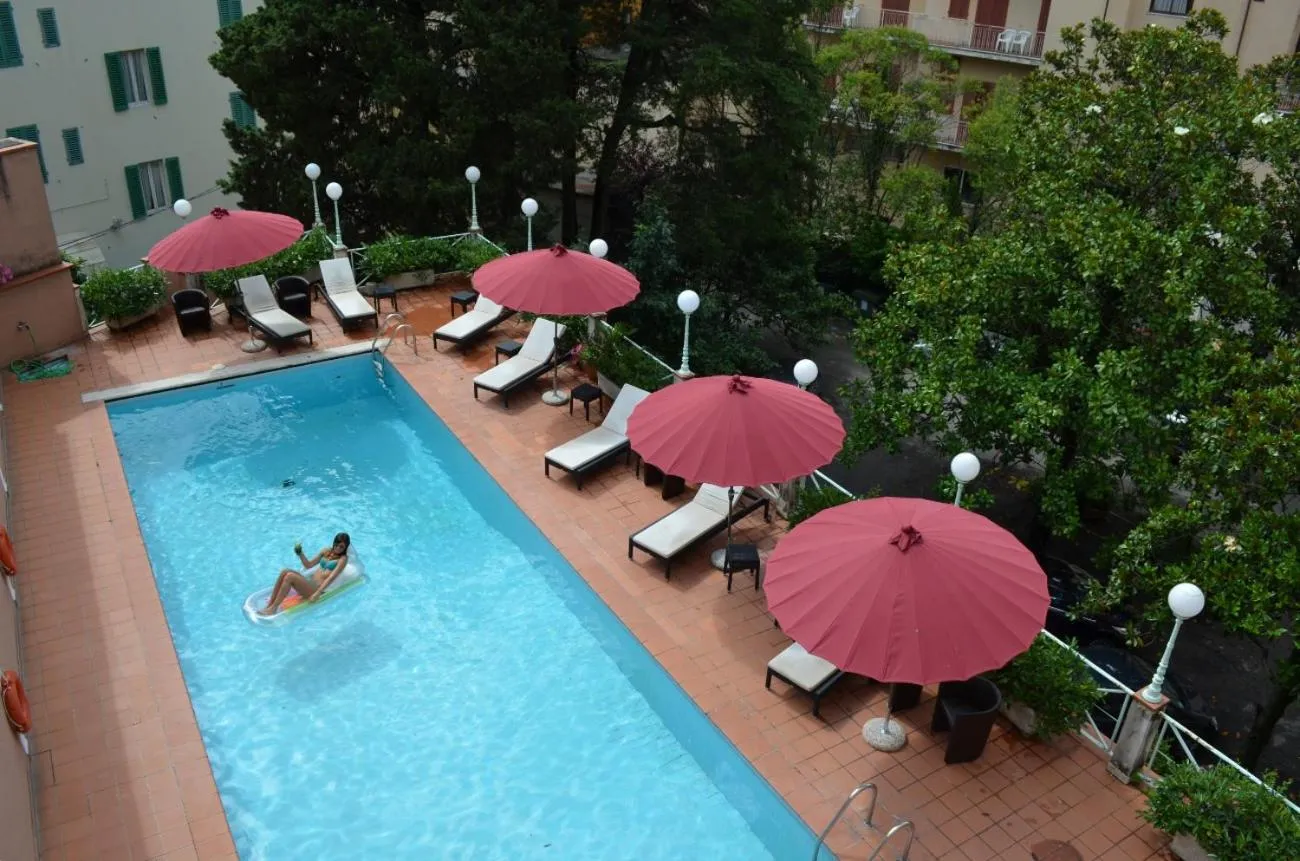  in Grand Hotel Nizza Et Suisse