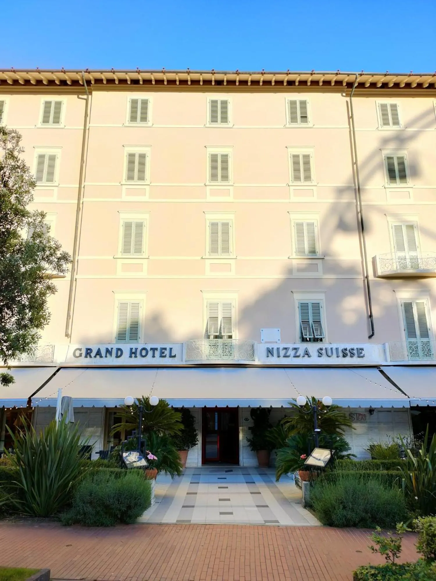 Property building in Grand Hotel Nizza Et Suisse