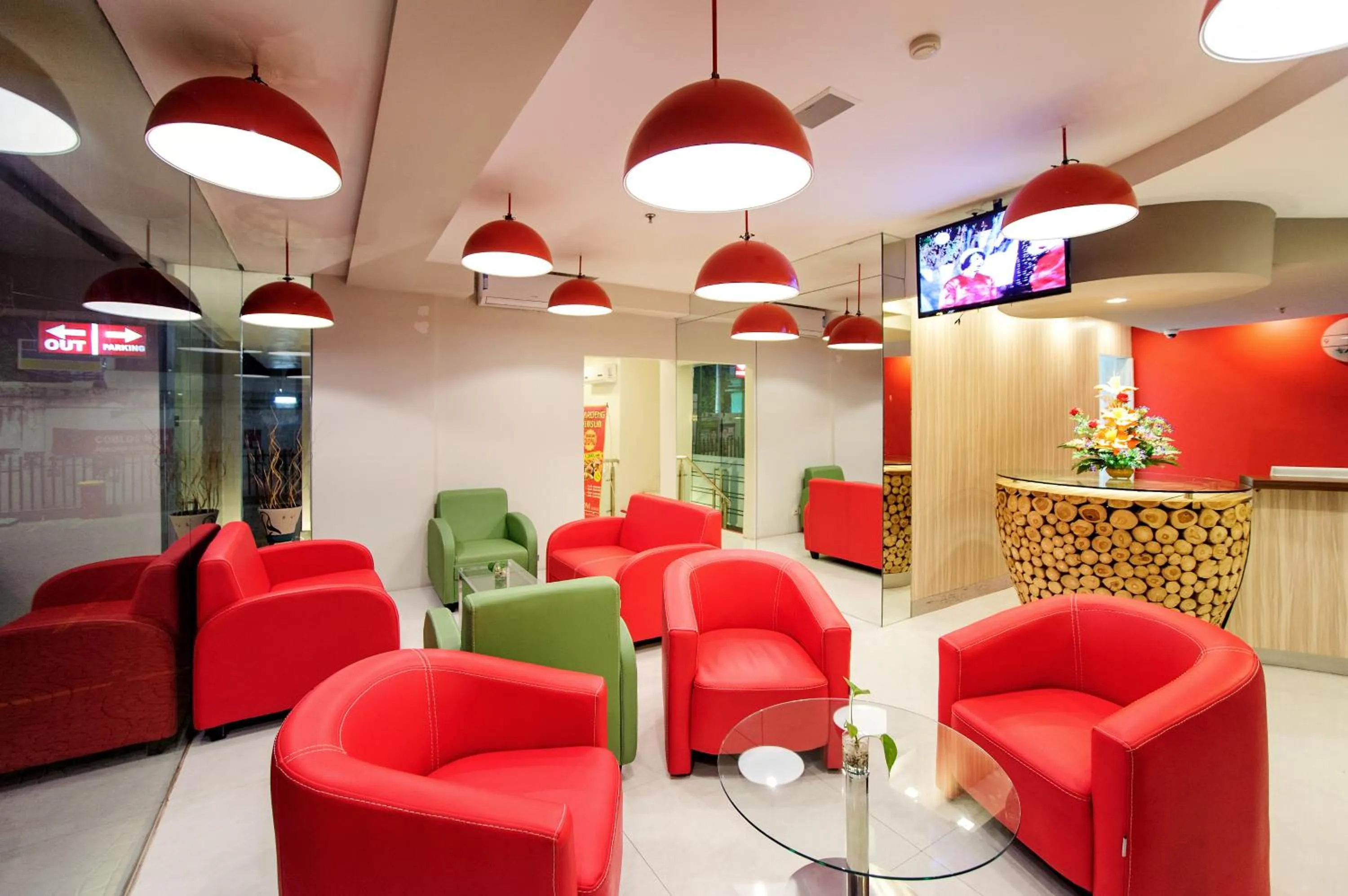 Lobby or reception in HOM Hotel Kudus by Horison Group