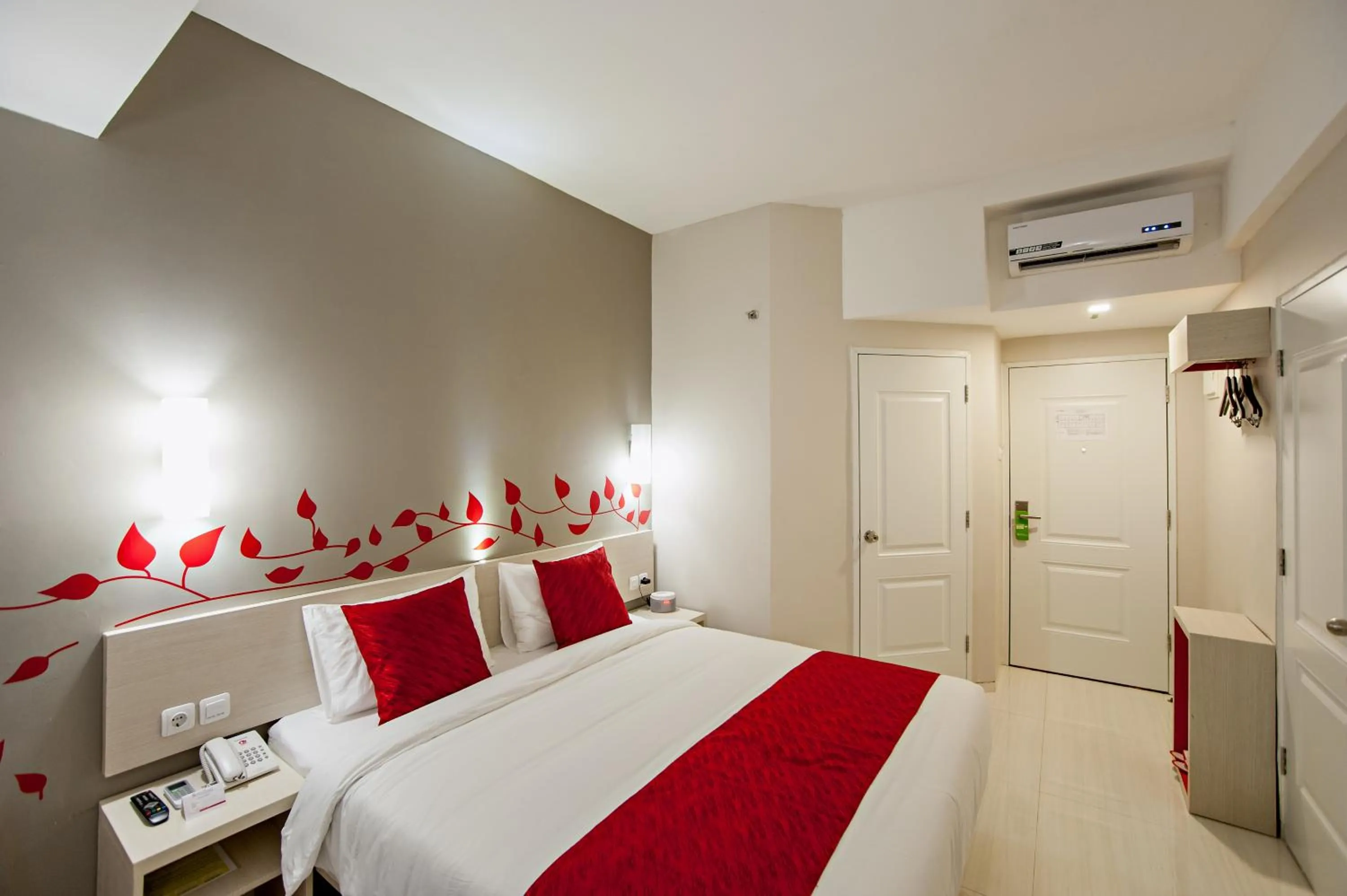 Bed in HOM Hotel Kudus by Horison Group