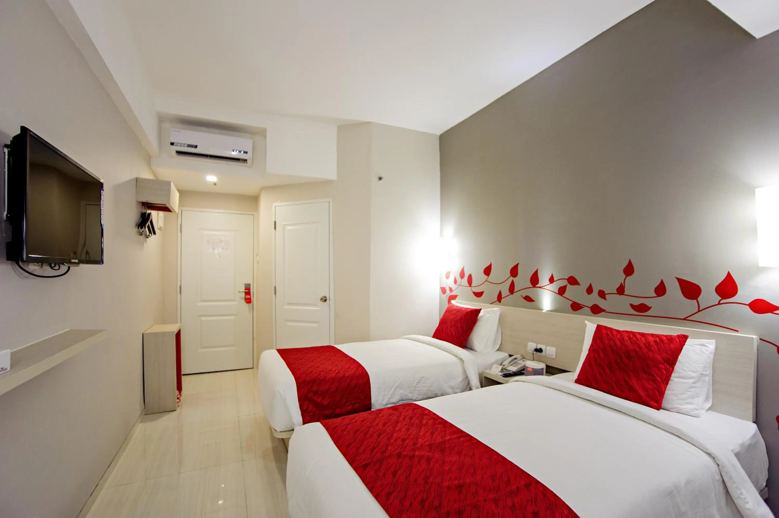 Bed in HOM Hotel Kudus by Horison Group