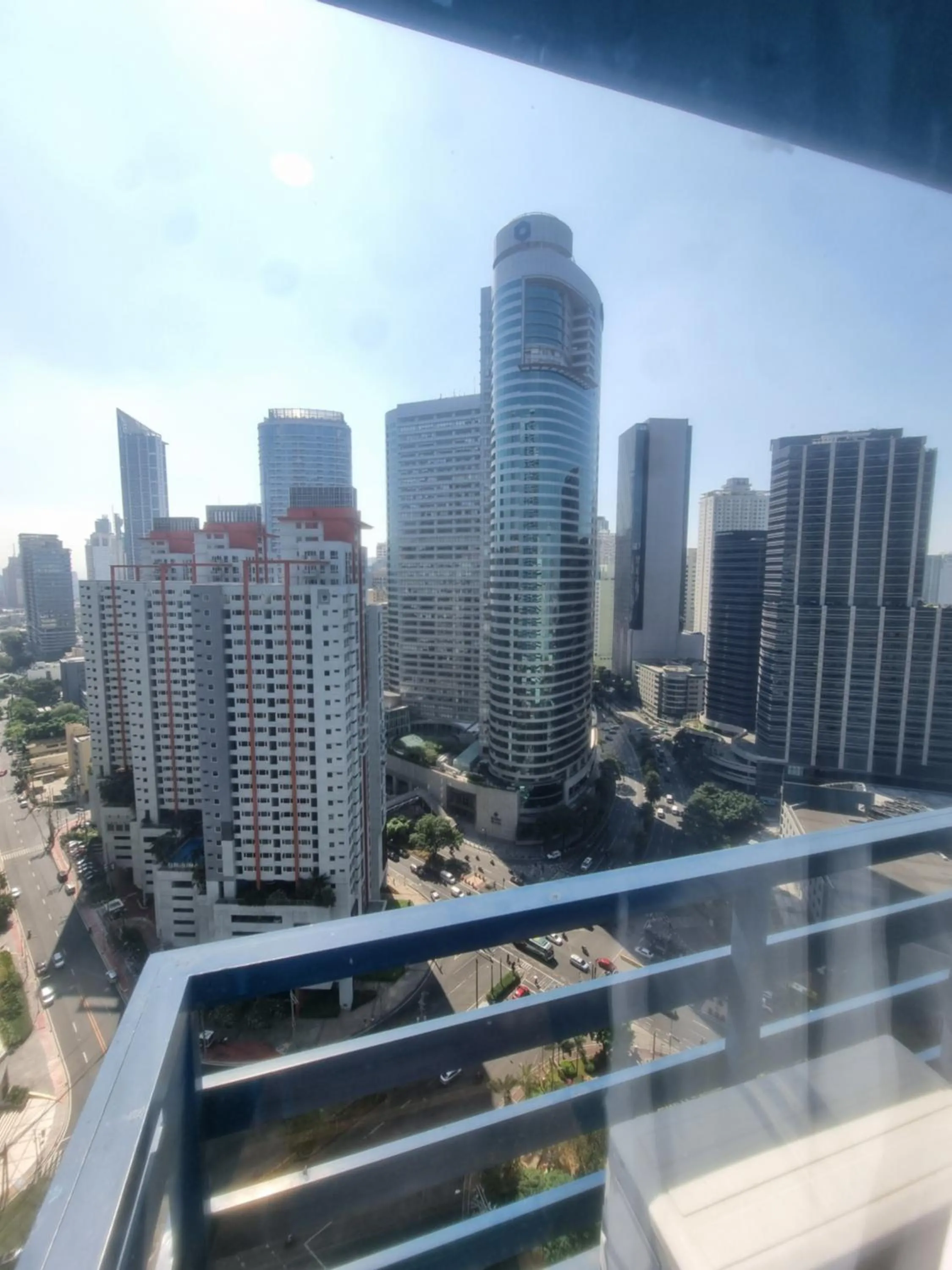 Great View 1 BR Condo in Makati near Trident Tower