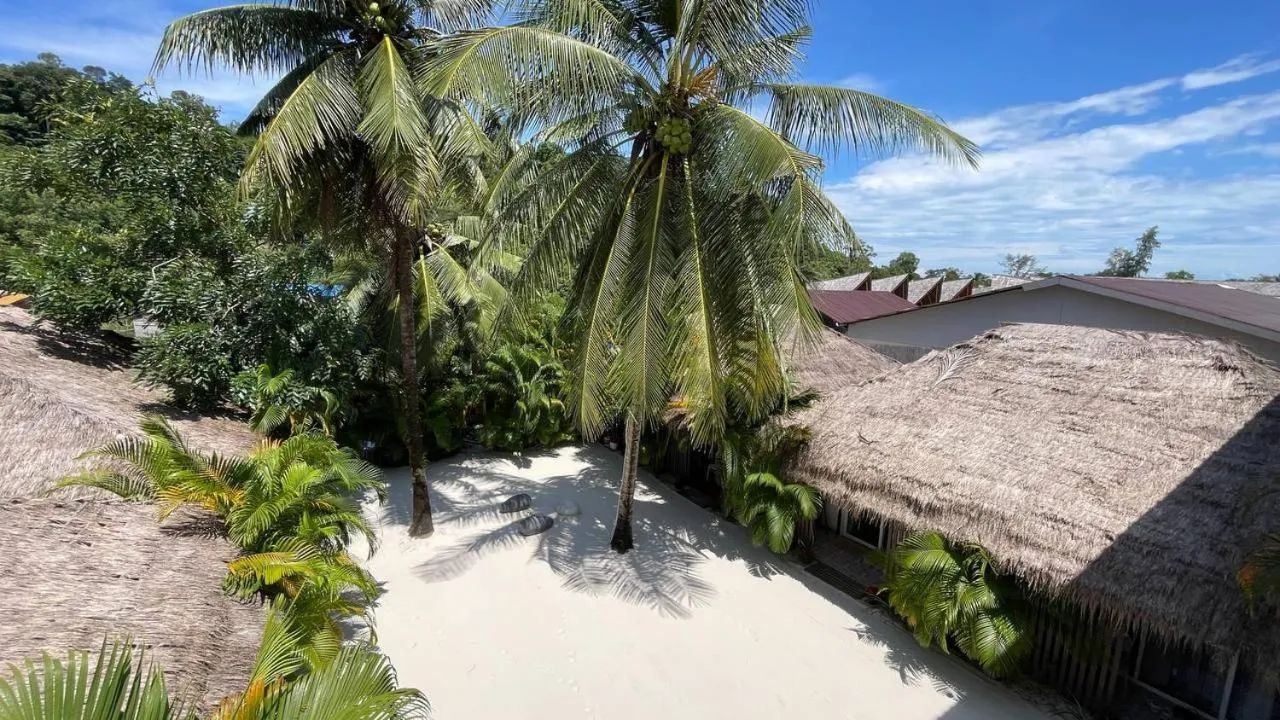 WHITE SAND ARK RESORT