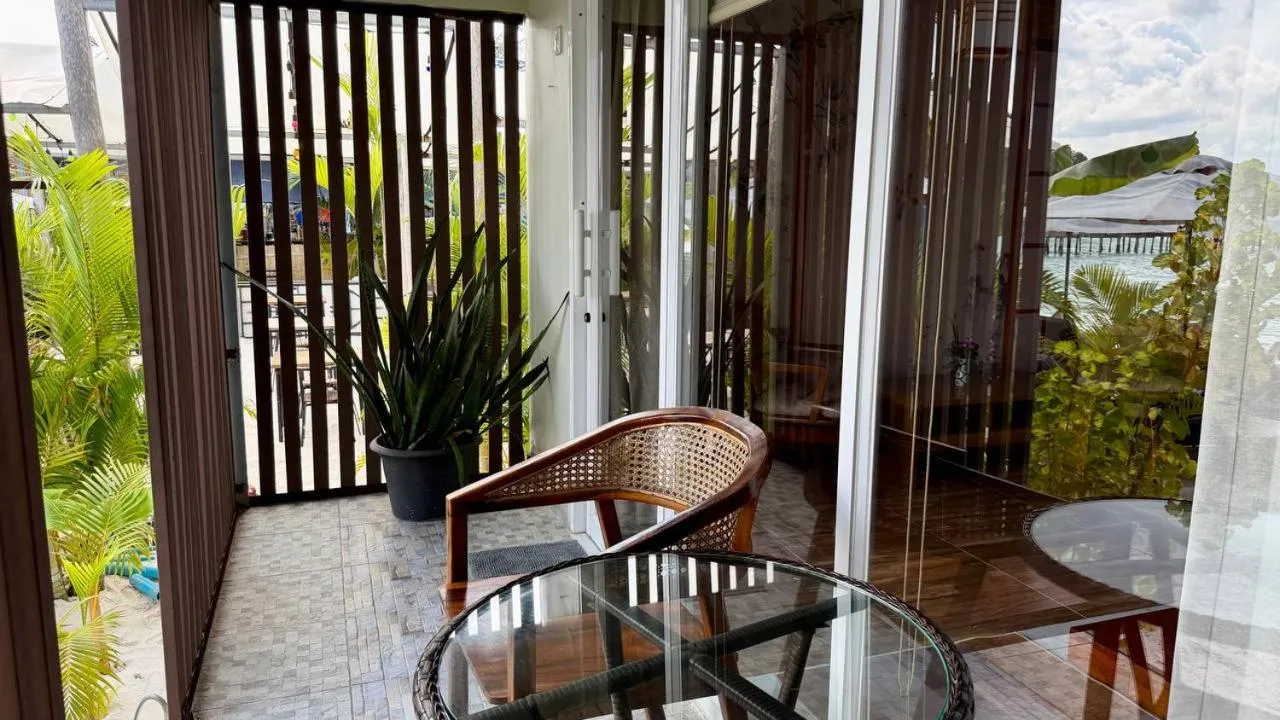 WHITE SAND ARK RESORT