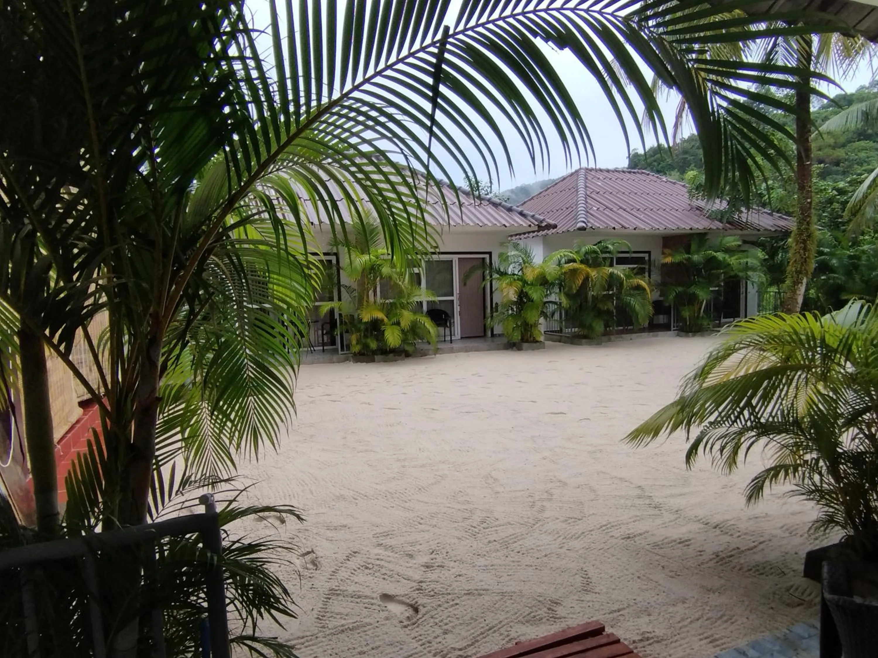 WHITE SAND ARK RESORT