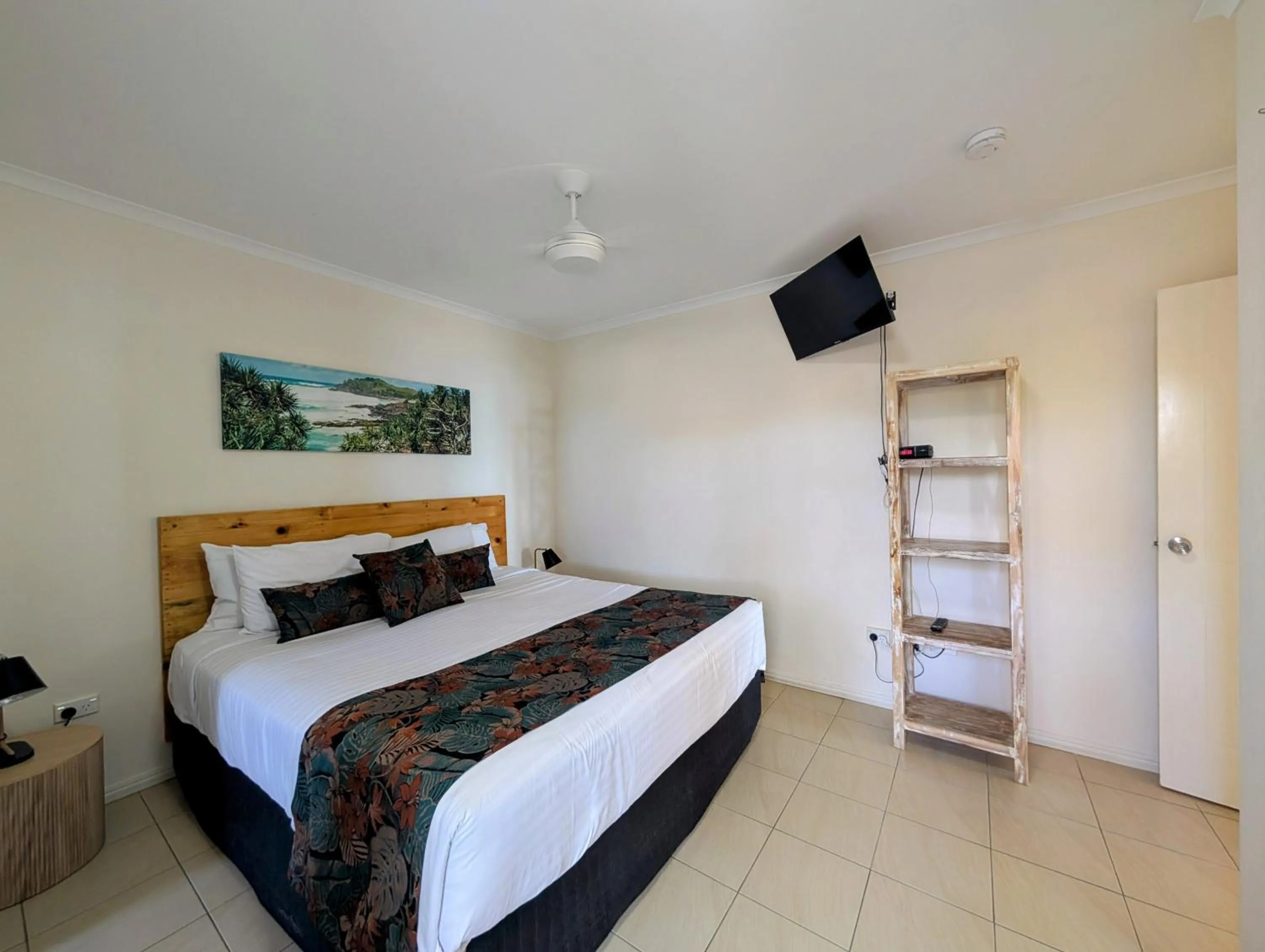 Bed in Rose Bay Resort