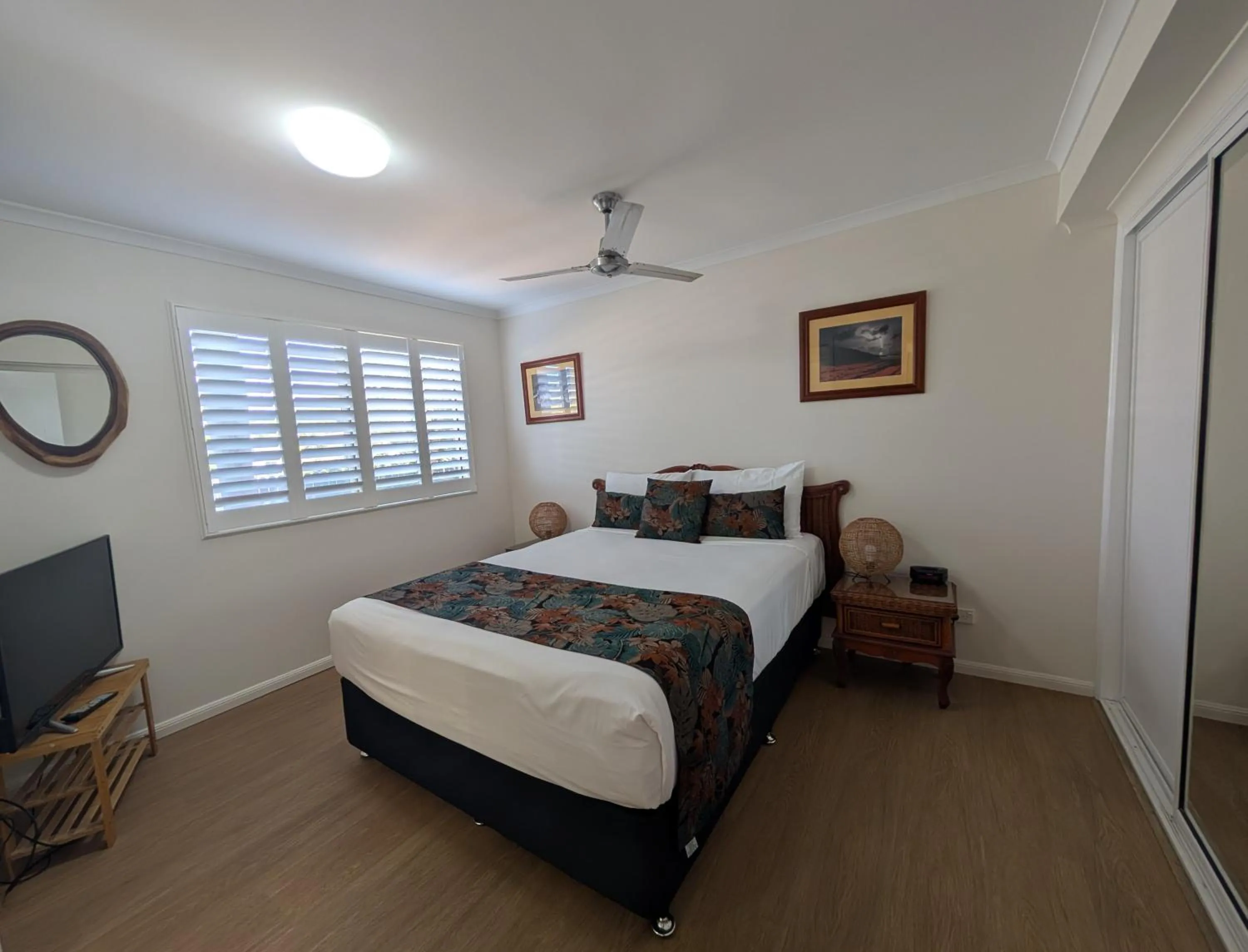 Bed in Rose Bay Resort