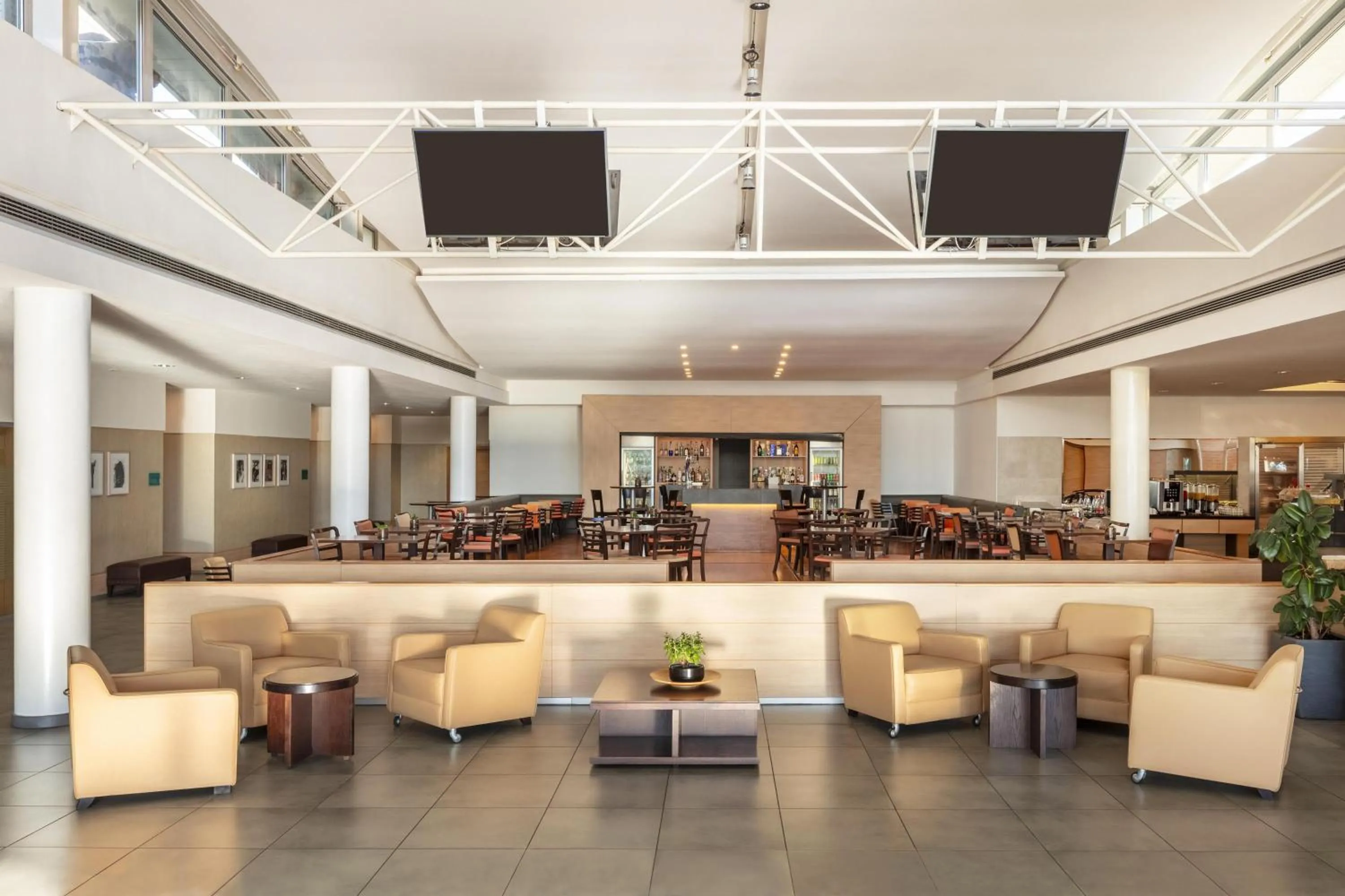 Restaurant/places to eat in Hilton Garden Inn Rome Airport