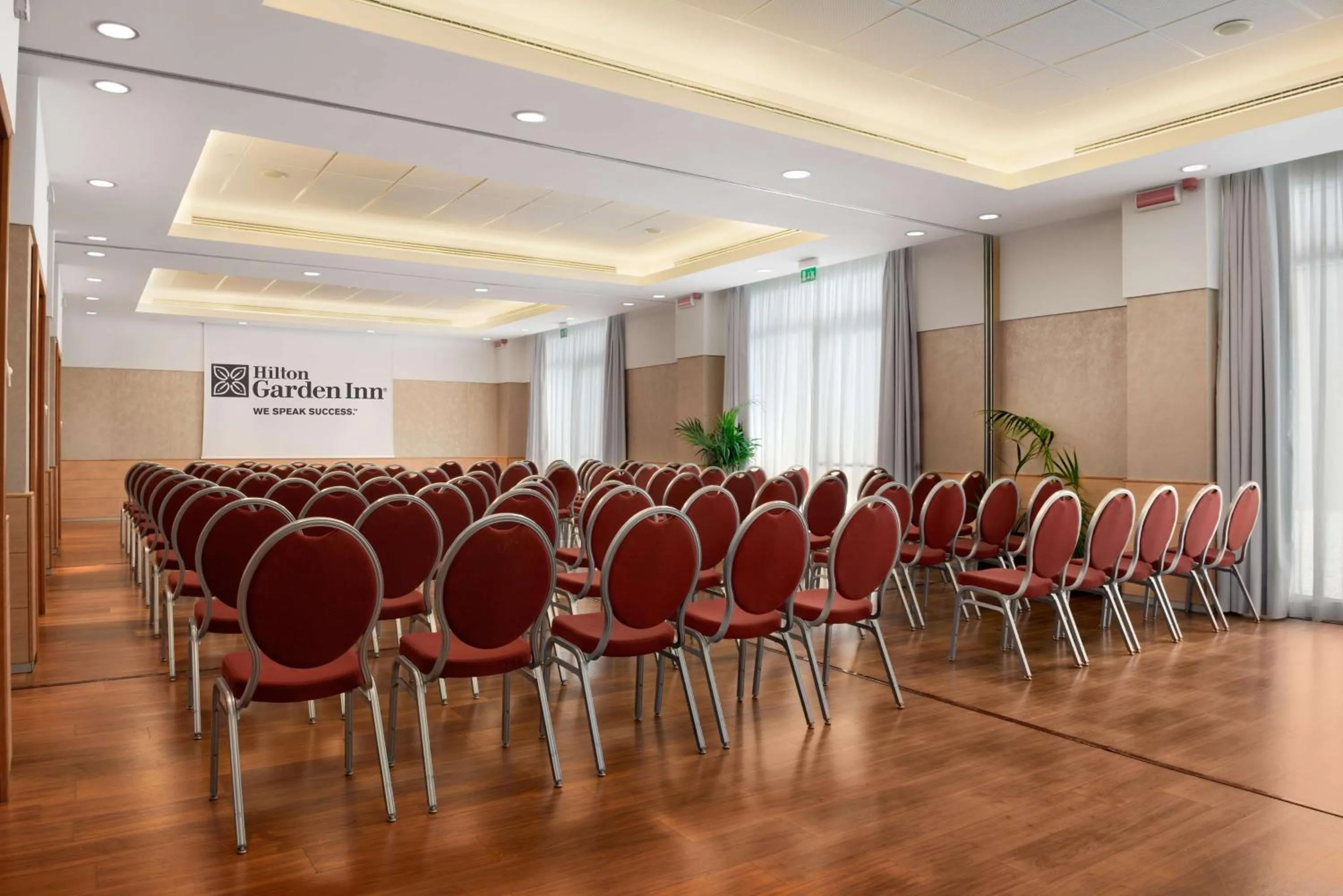 Meeting/conference room in Hilton Garden Inn Rome Airport