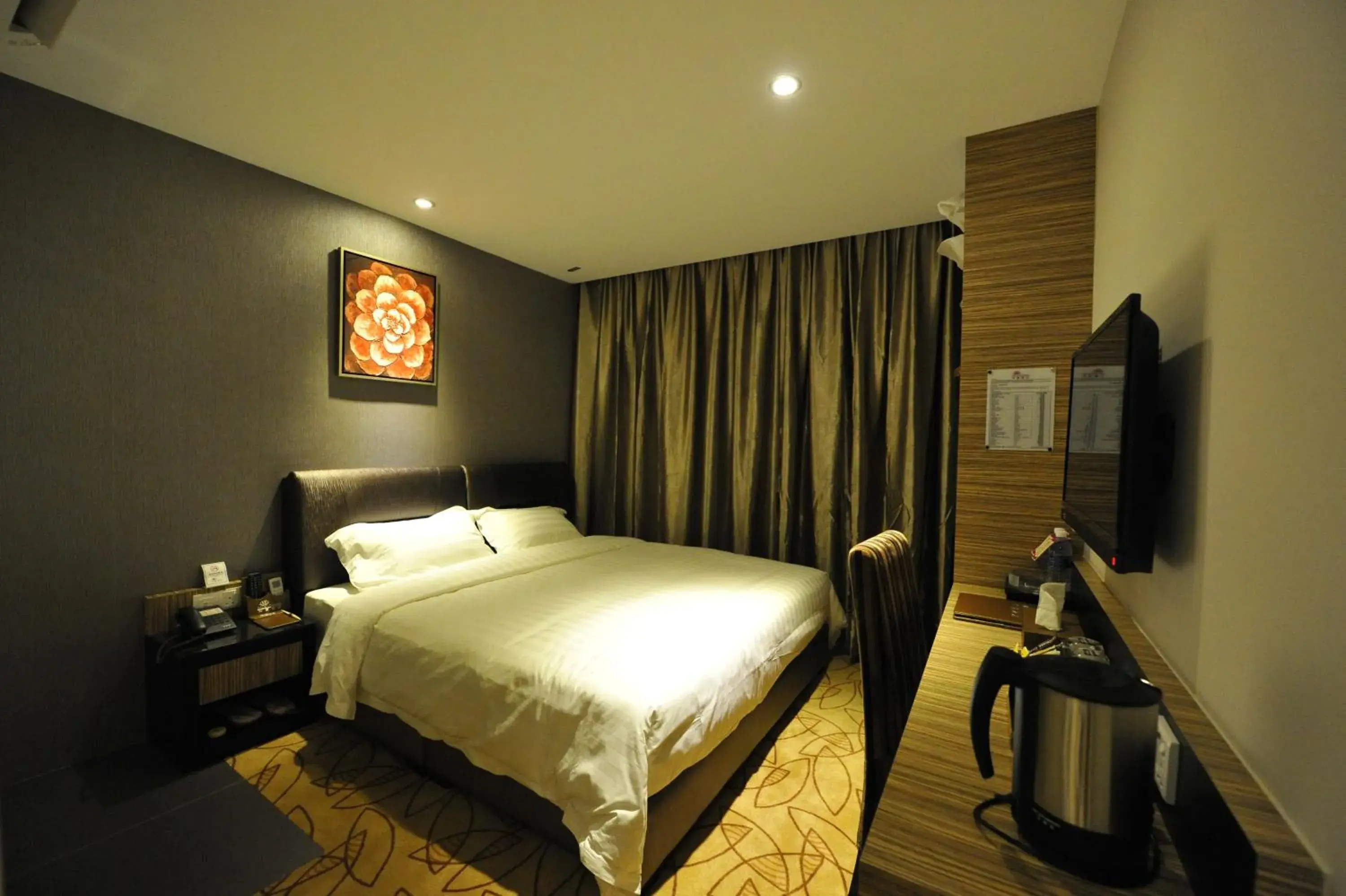 Deluxe King Room in Milano Hotel Deluxe King Room in Milano Hotel