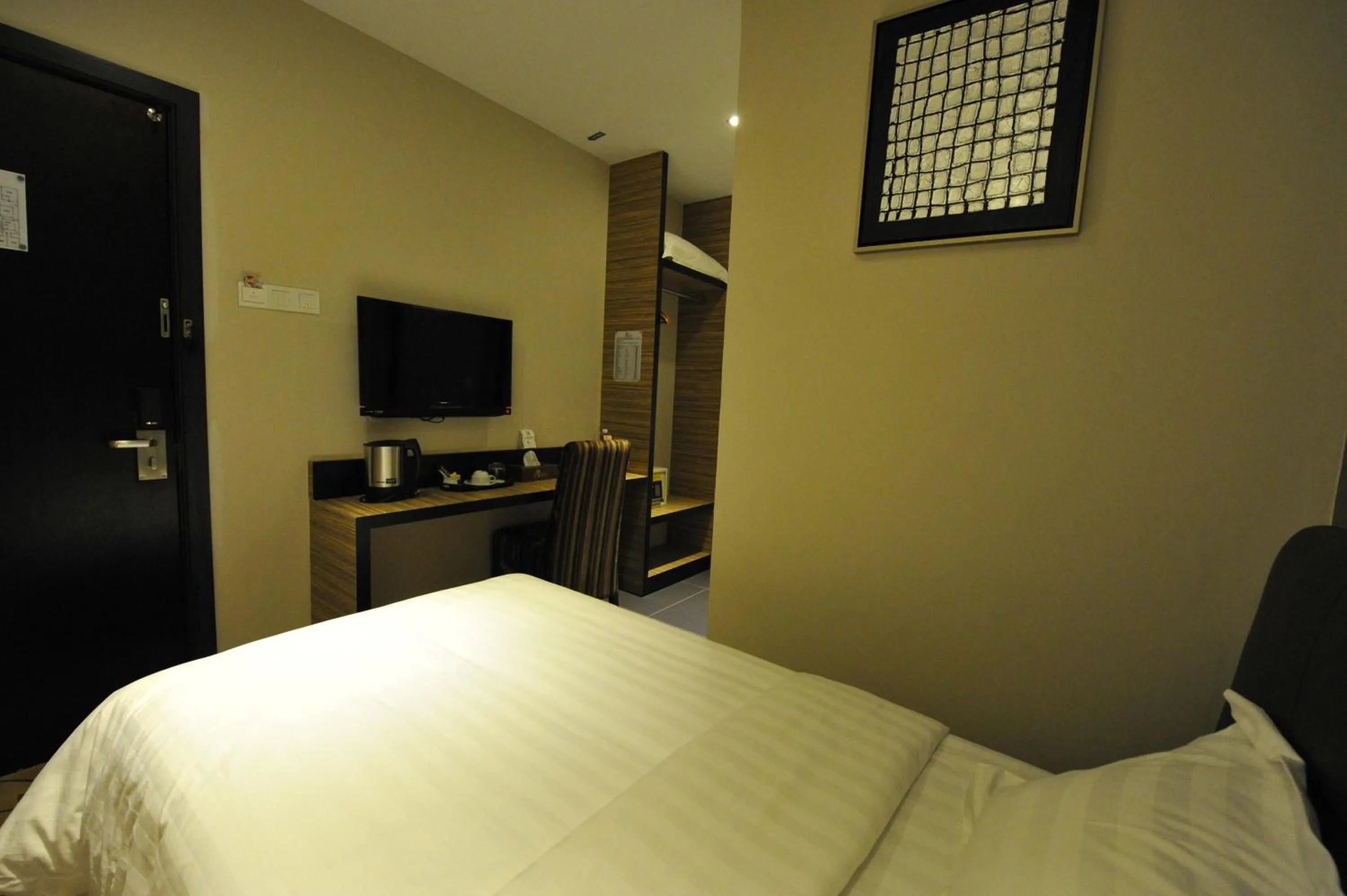 Photo of the whole room, Bed in Milano Hotel