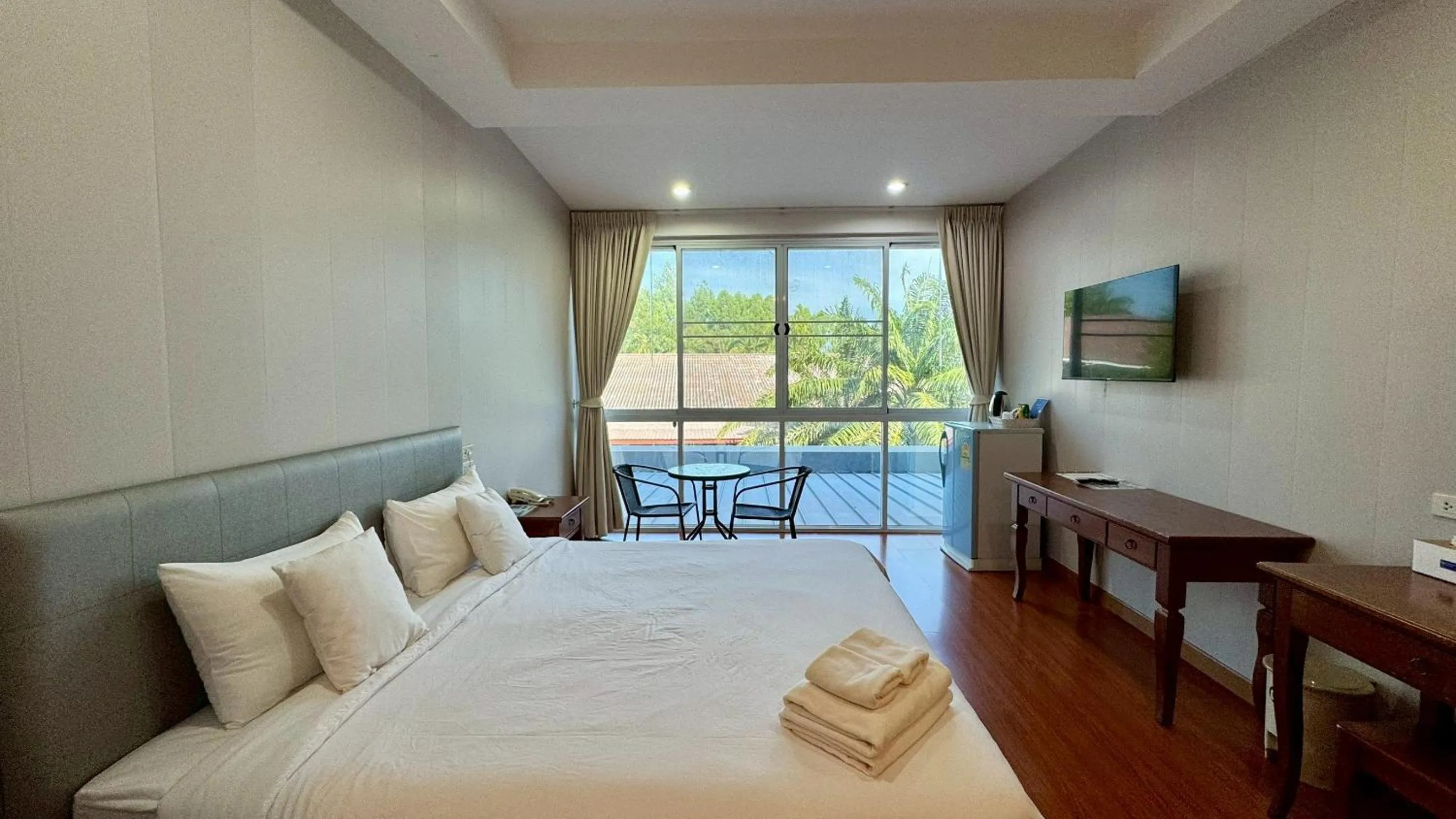 TV and multimedia, Bed in Baan Suan Khun Ta and Golf Resort