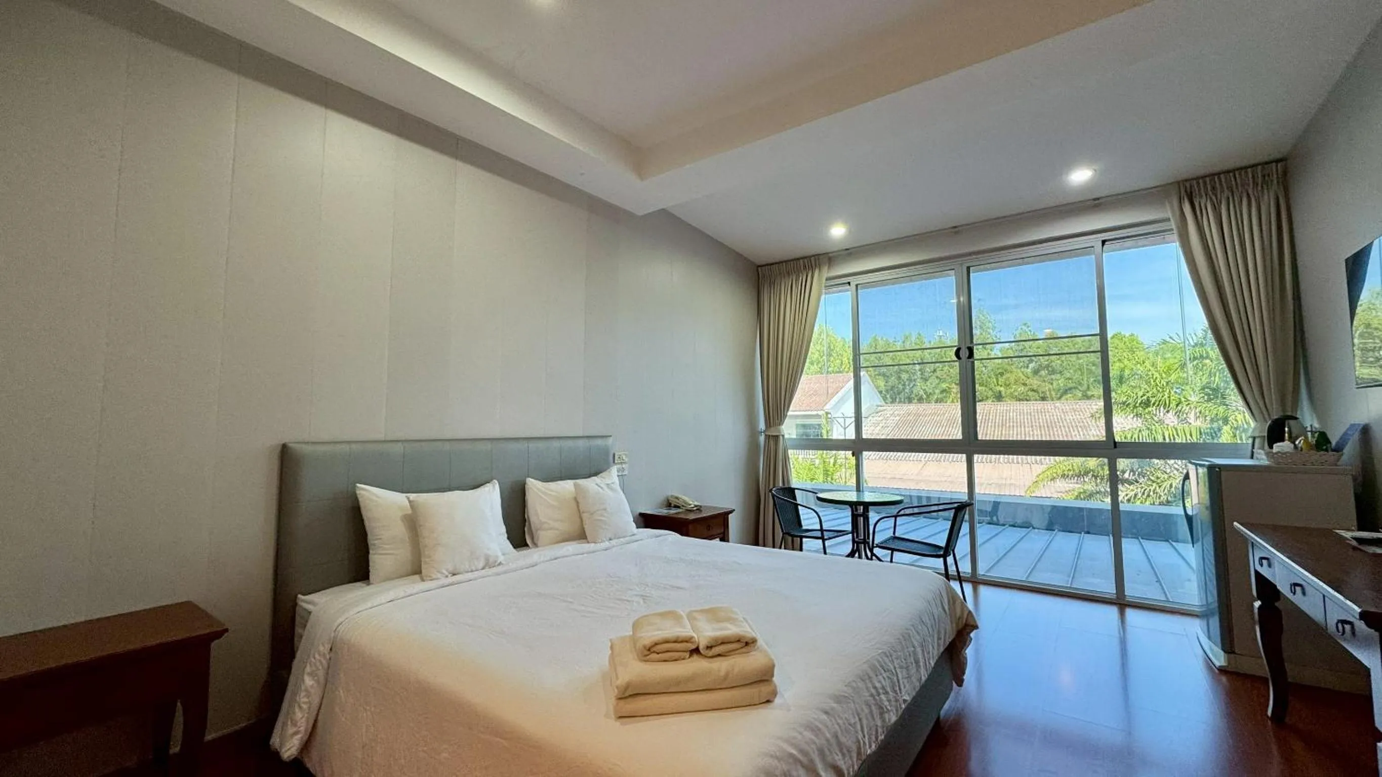 Natural landscape, Bed in Baan Suan Khun Ta and Golf Resort