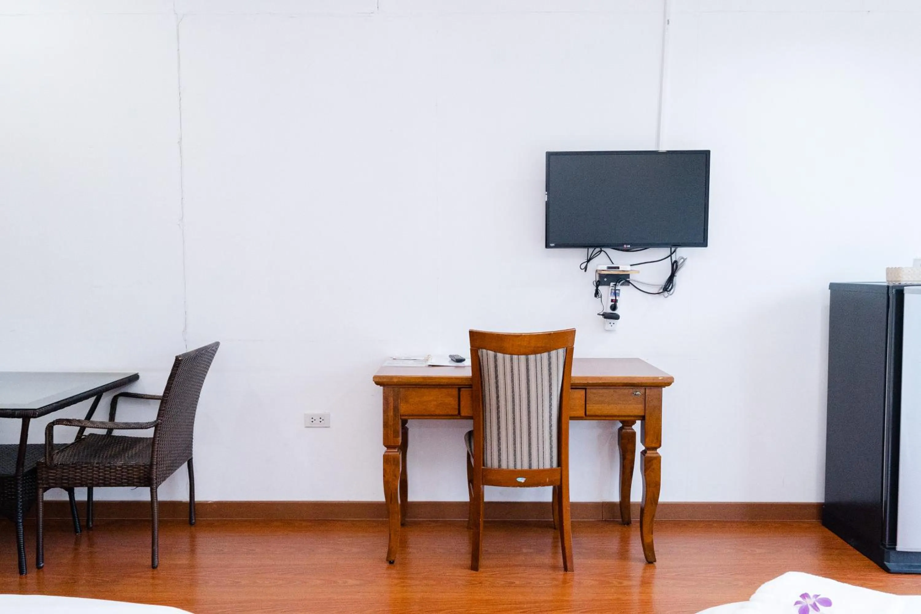 TV and multimedia in Baan Suan Khun Ta and Golf Resort