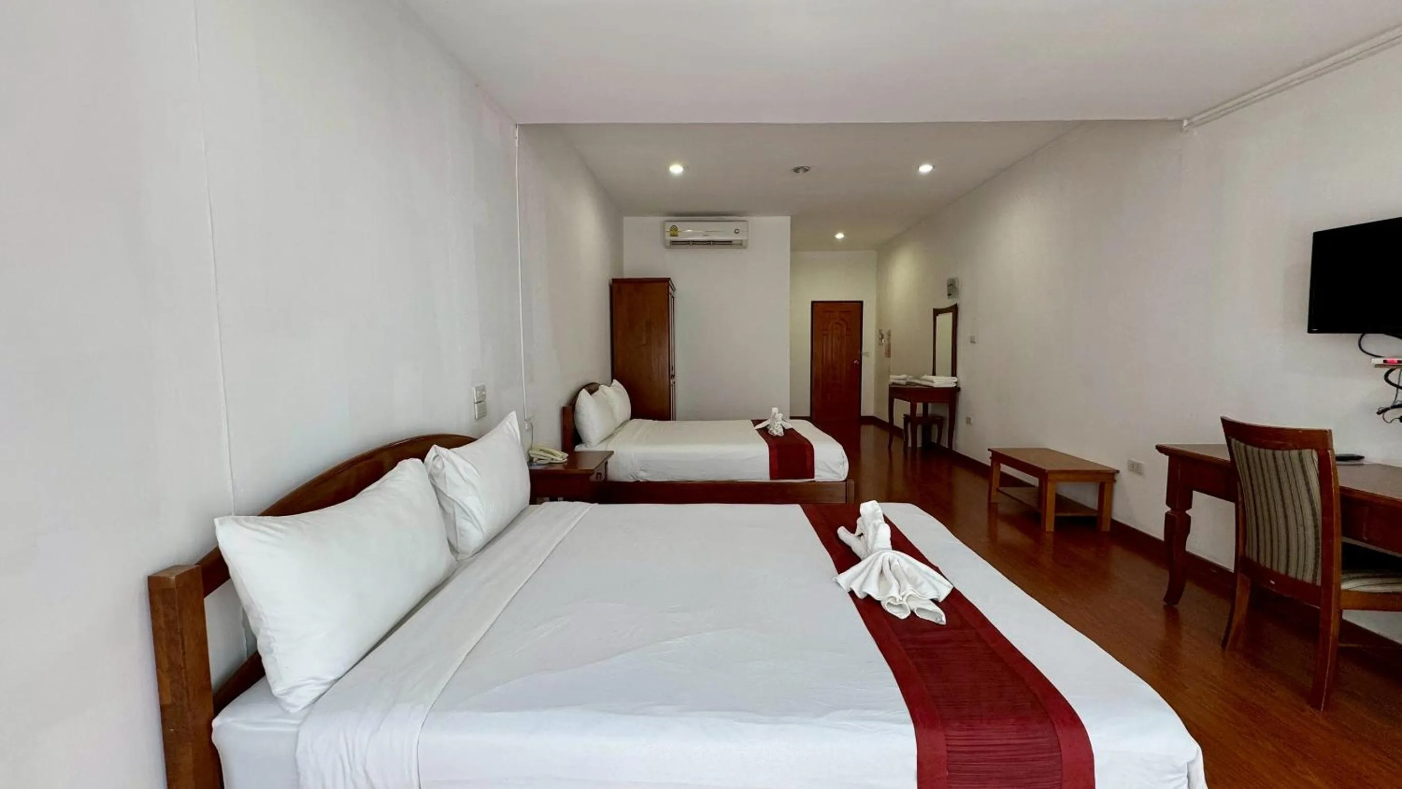 TV and multimedia, Bed in Baan Suan Khun Ta and Golf Resort