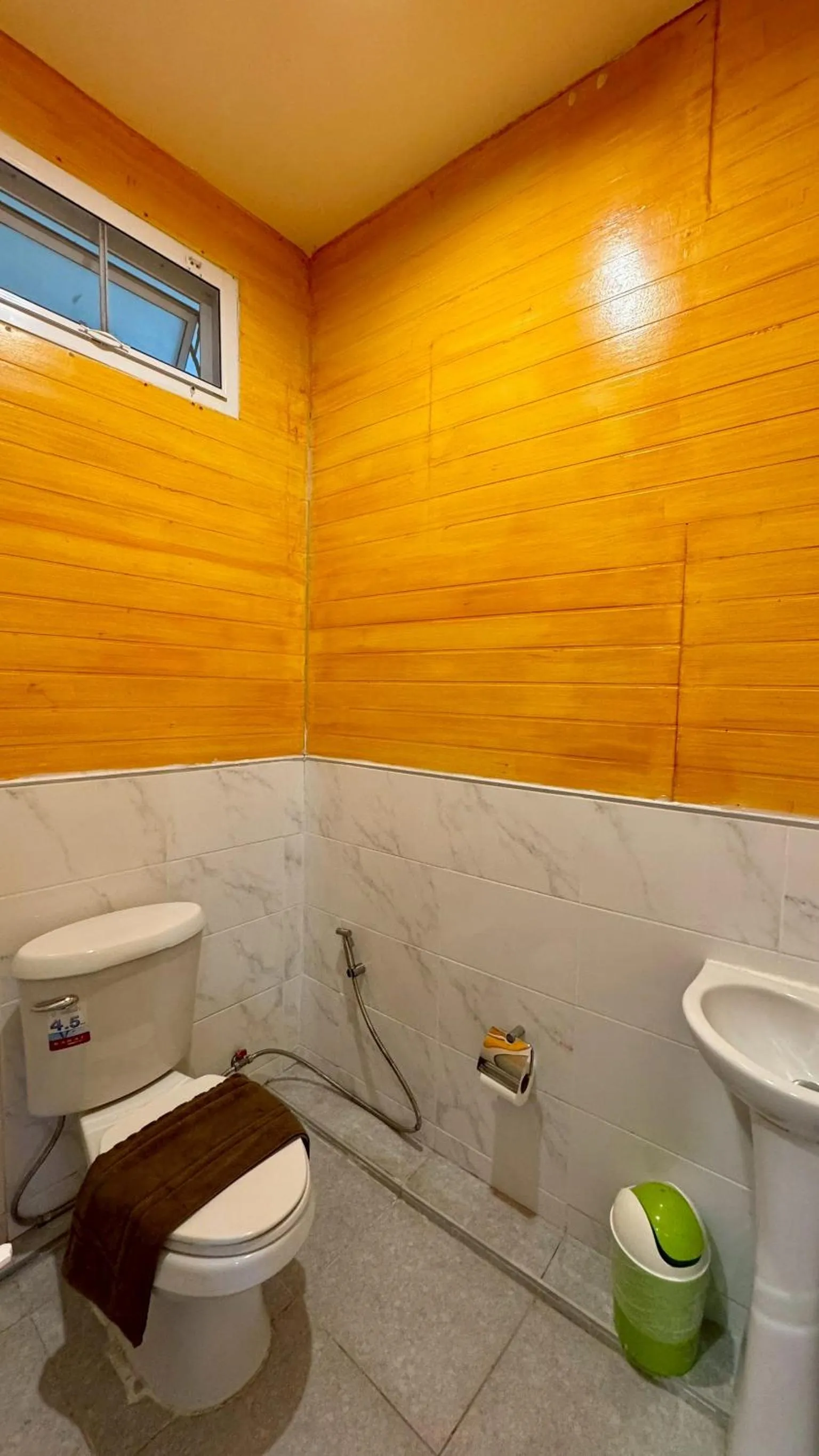 Toilet in Baan Suan Khun Ta and Golf Resort