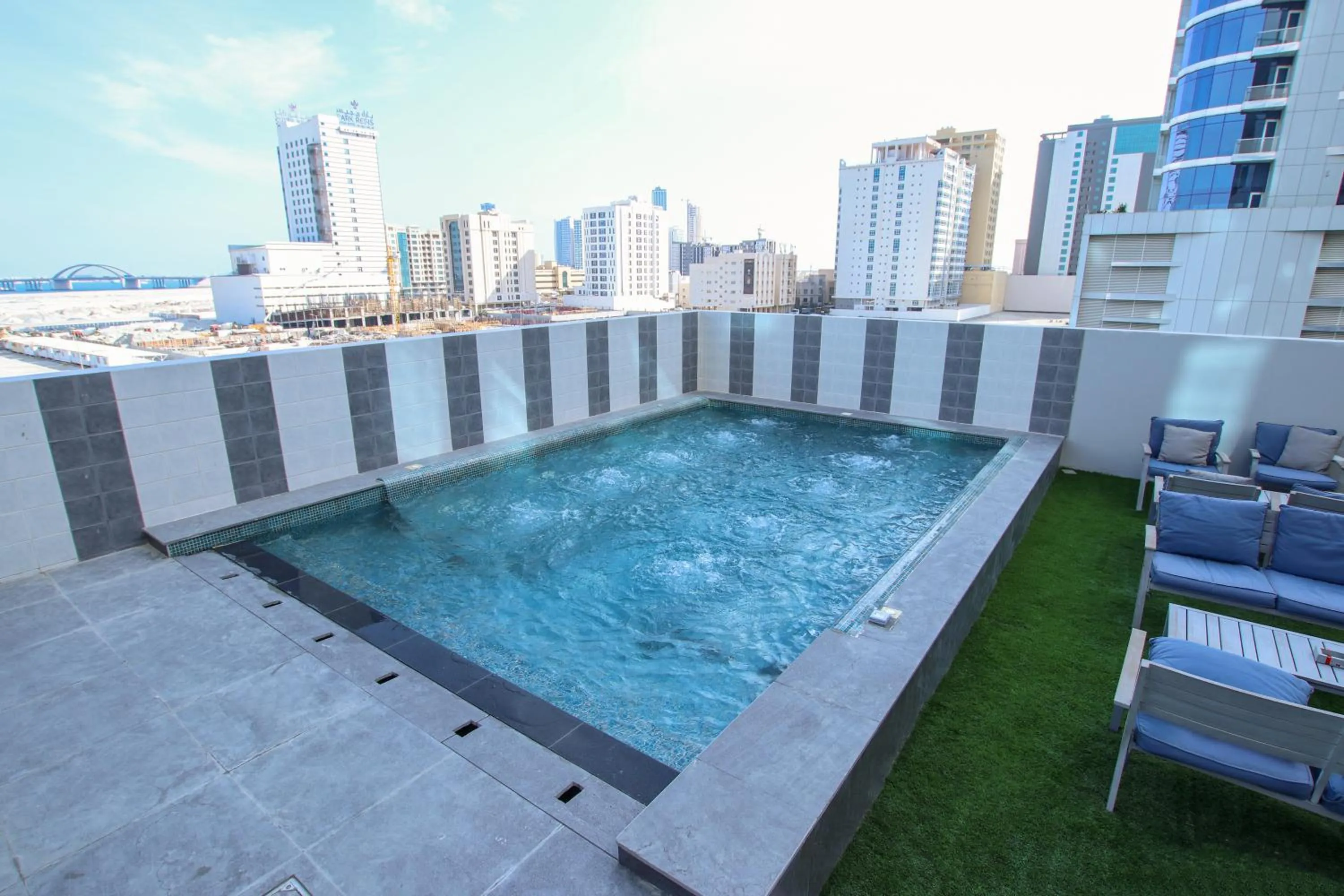 Pool view in The Seven Hotel