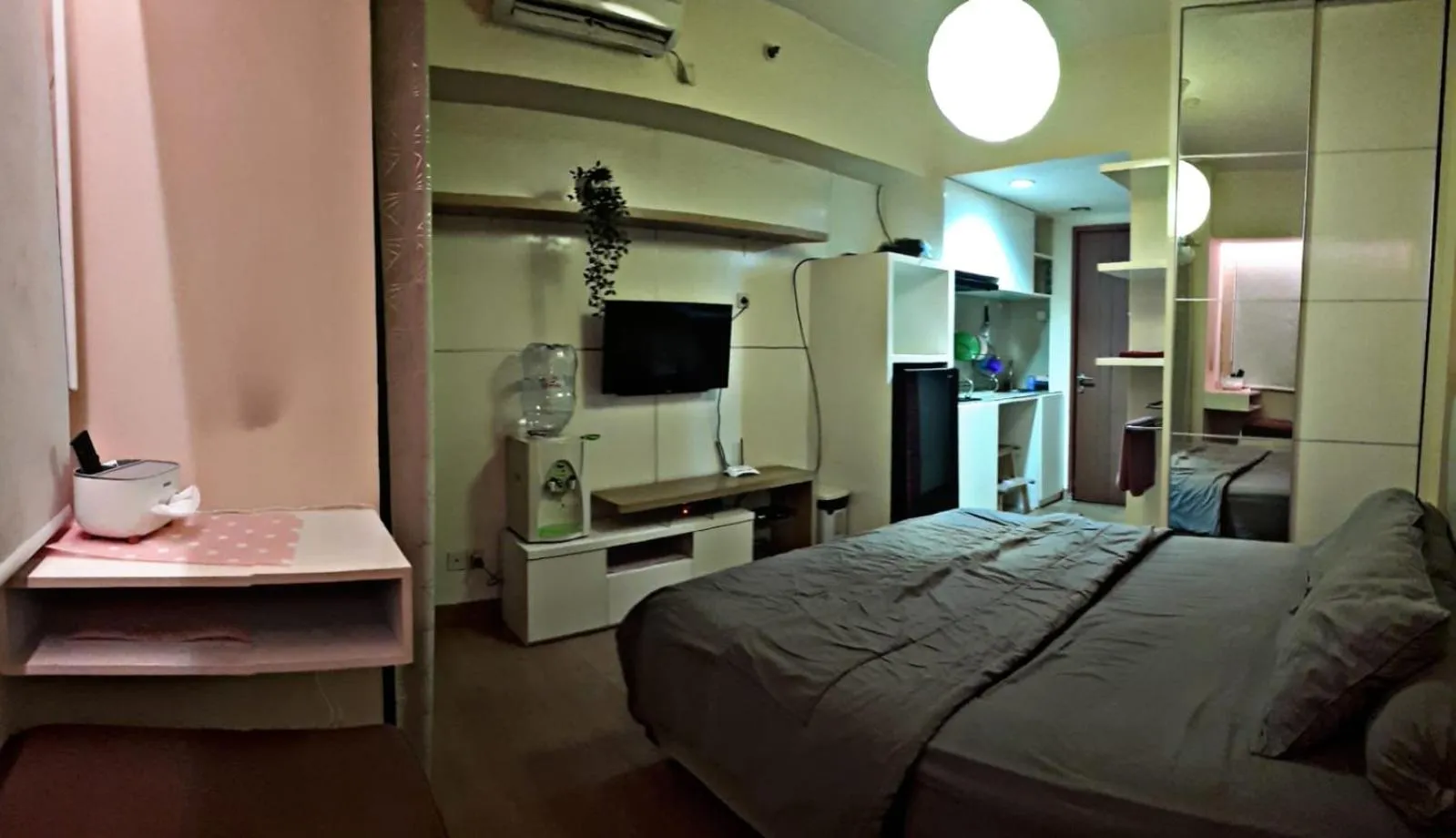 Photo of the whole room in iRoom Margonda Residence 345