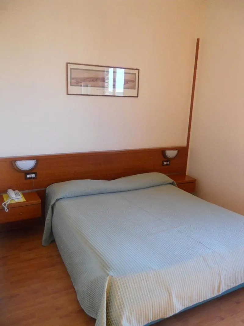 Bed in Hotel Traghetto