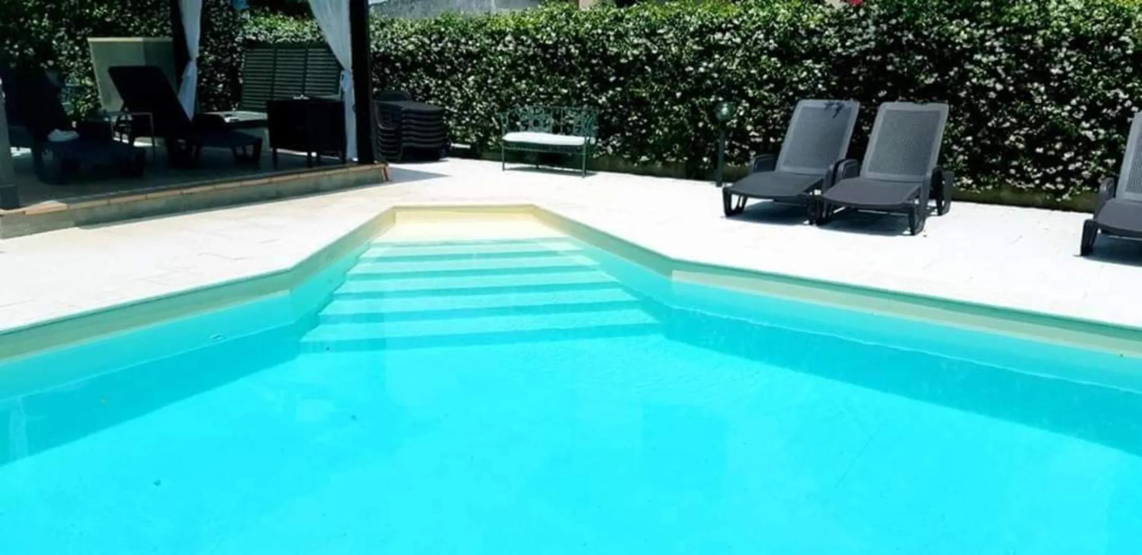 Swimming pool in Nonna Anita Palace Narni