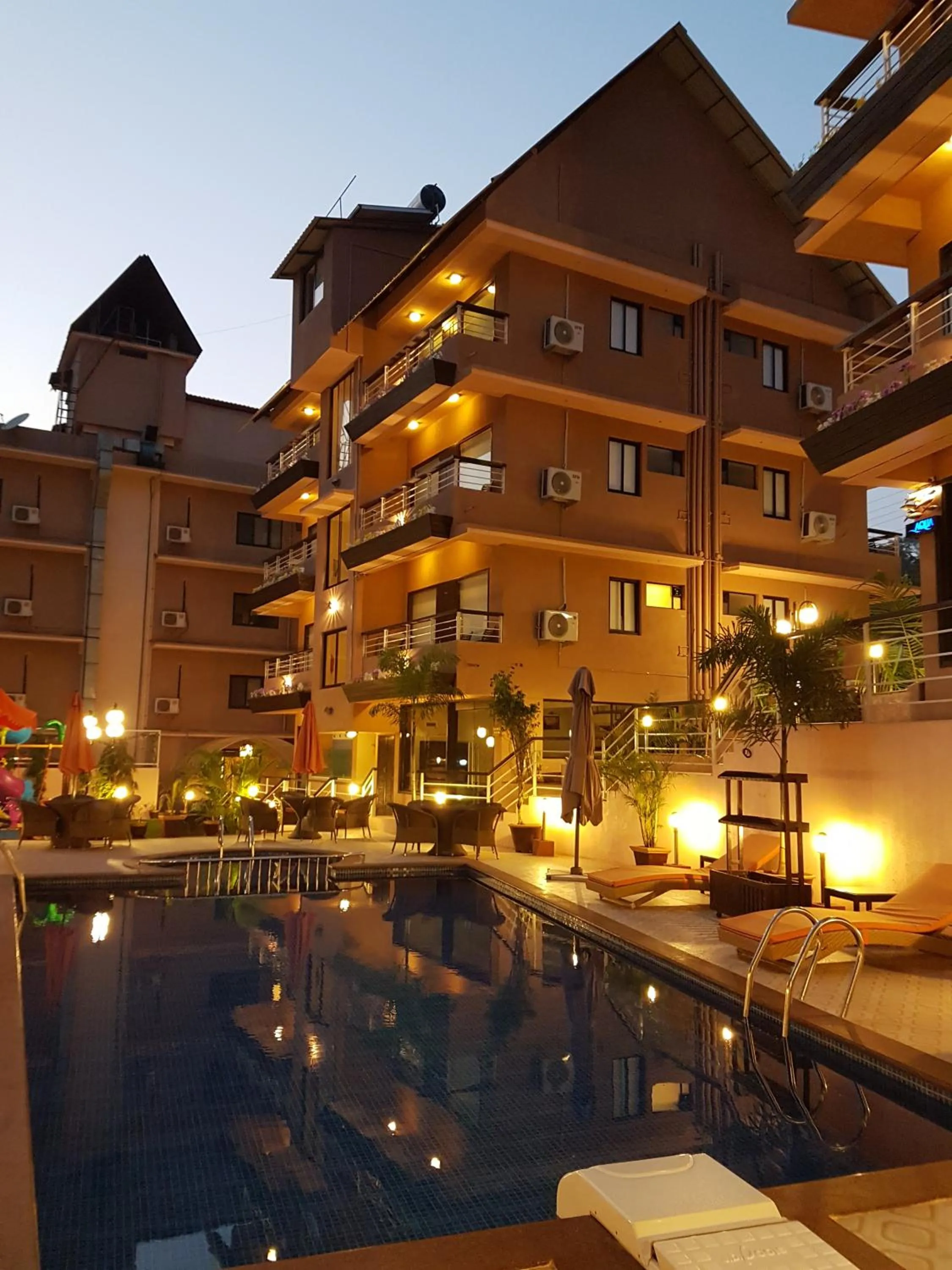 Facade/entrance in La Sunila suites Baga by WSI