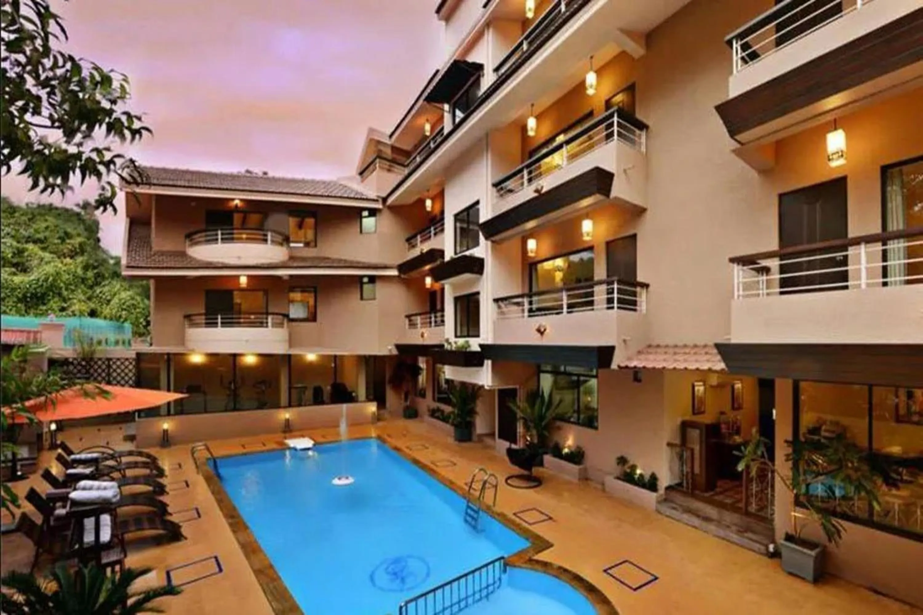 Swimming pool in La Sunila suites Baga by WSI