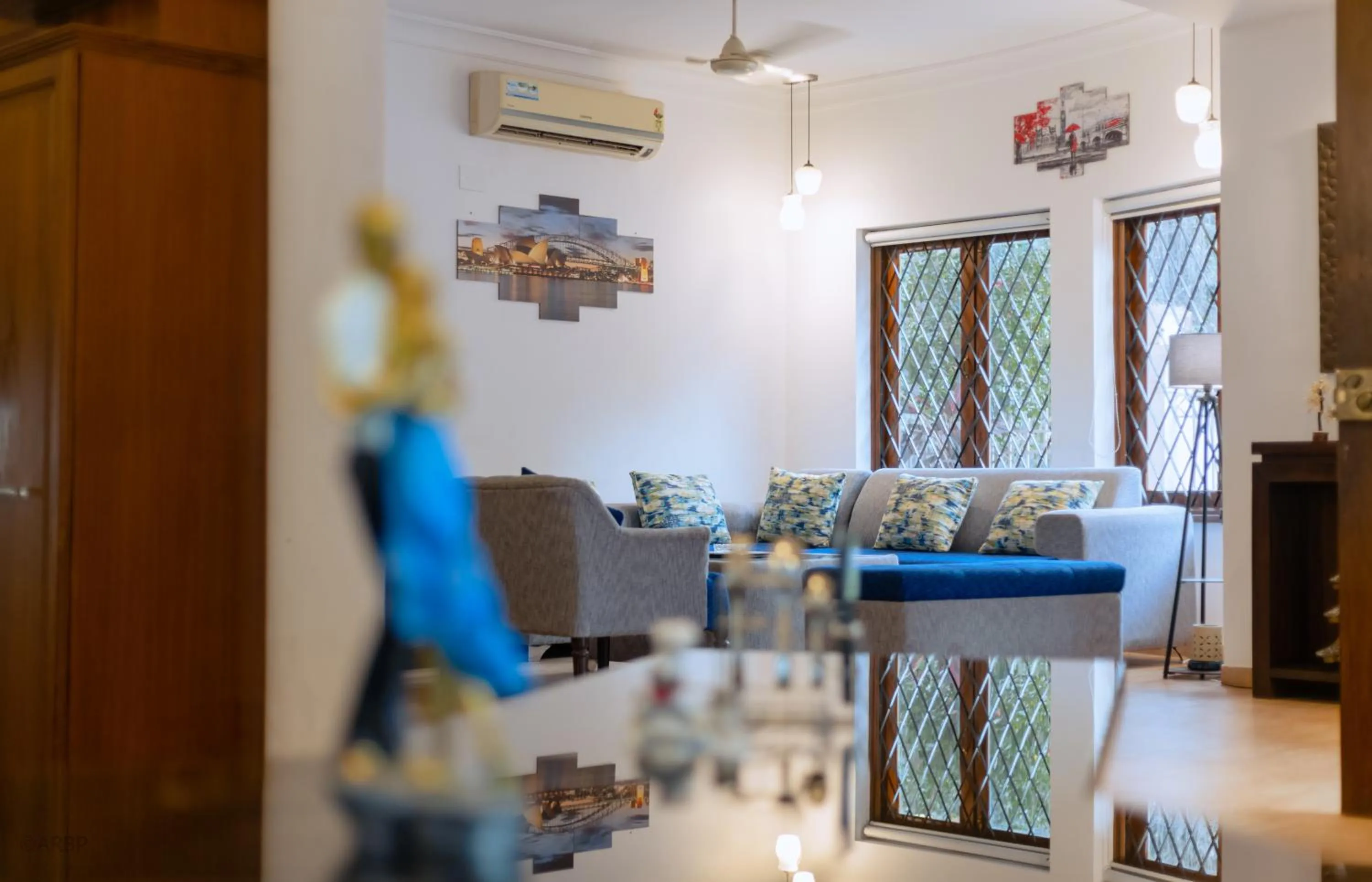 Seating area in La Sunila suites Baga by WSI