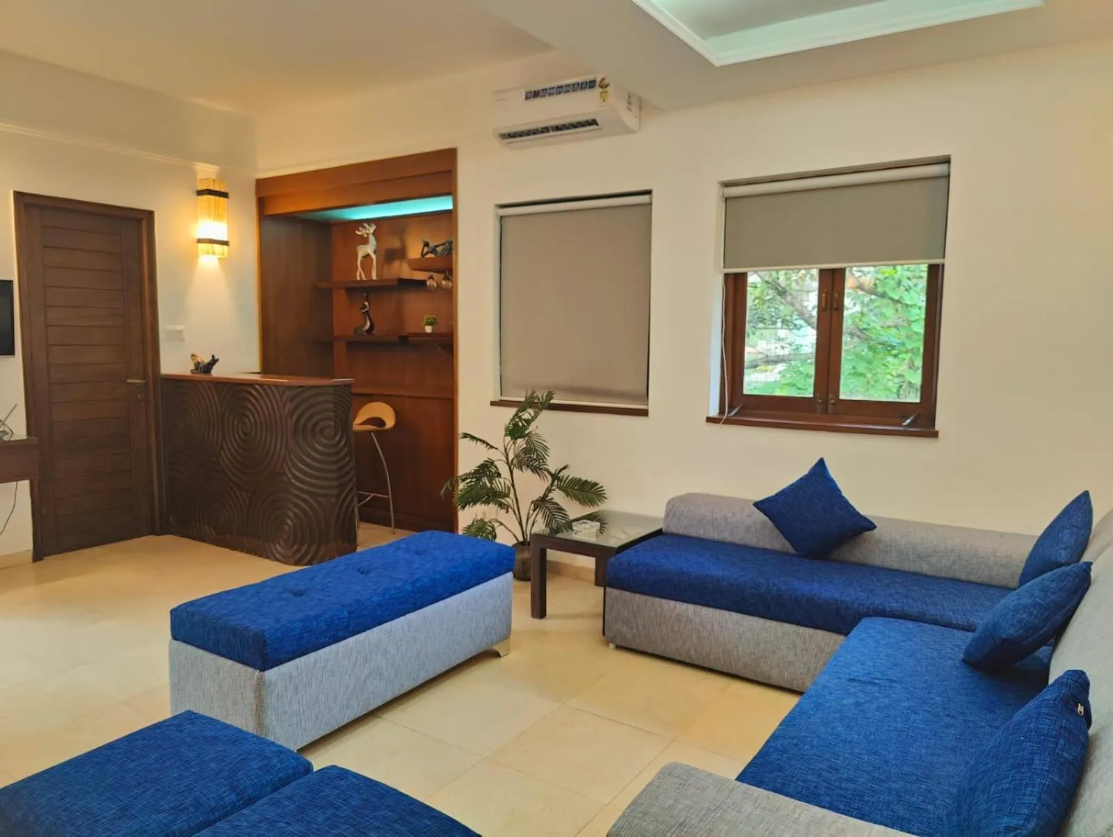 Living room in La Sunila suites Baga by WSI