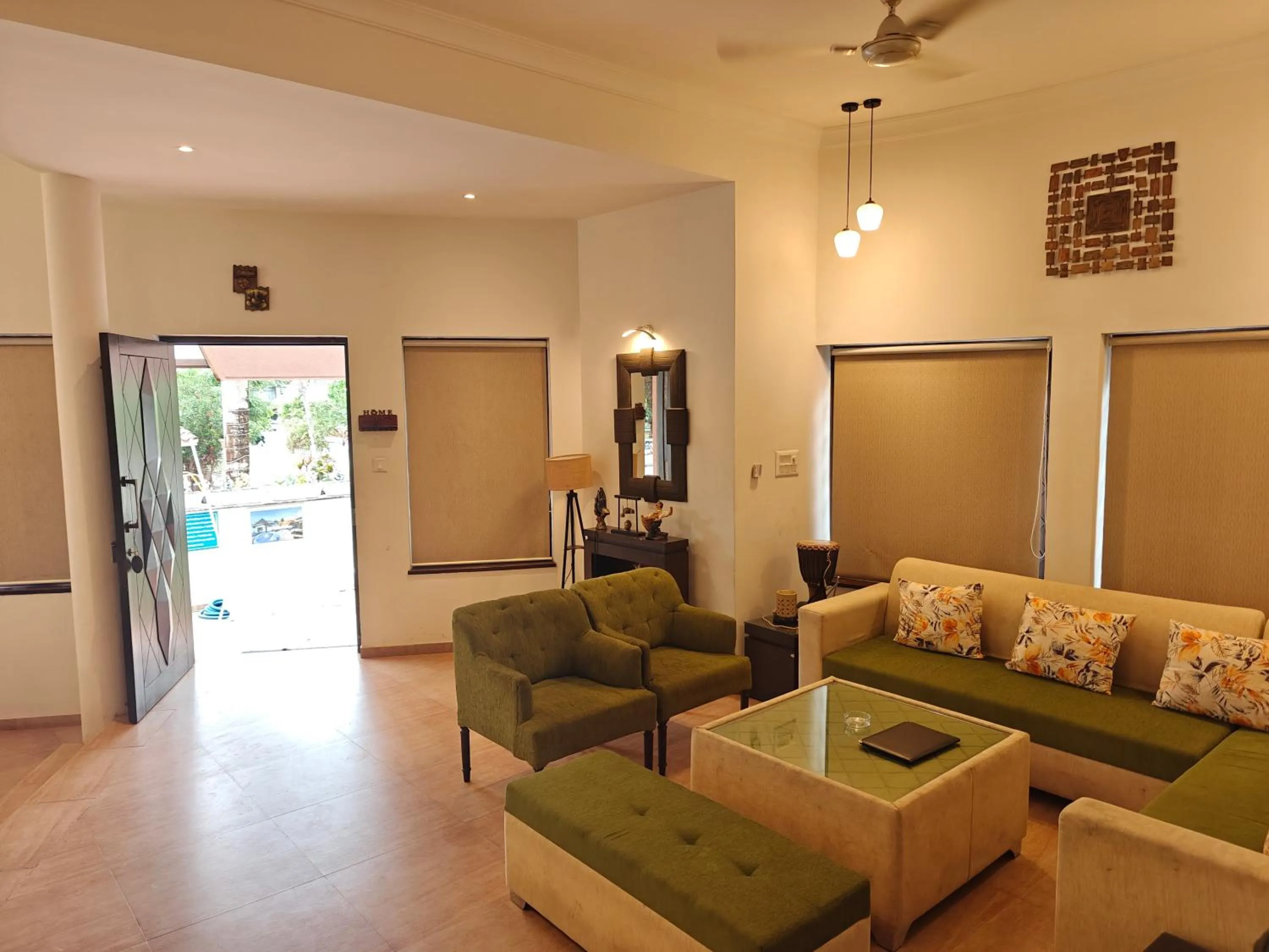 Living room in La Sunila suites Baga by WSI