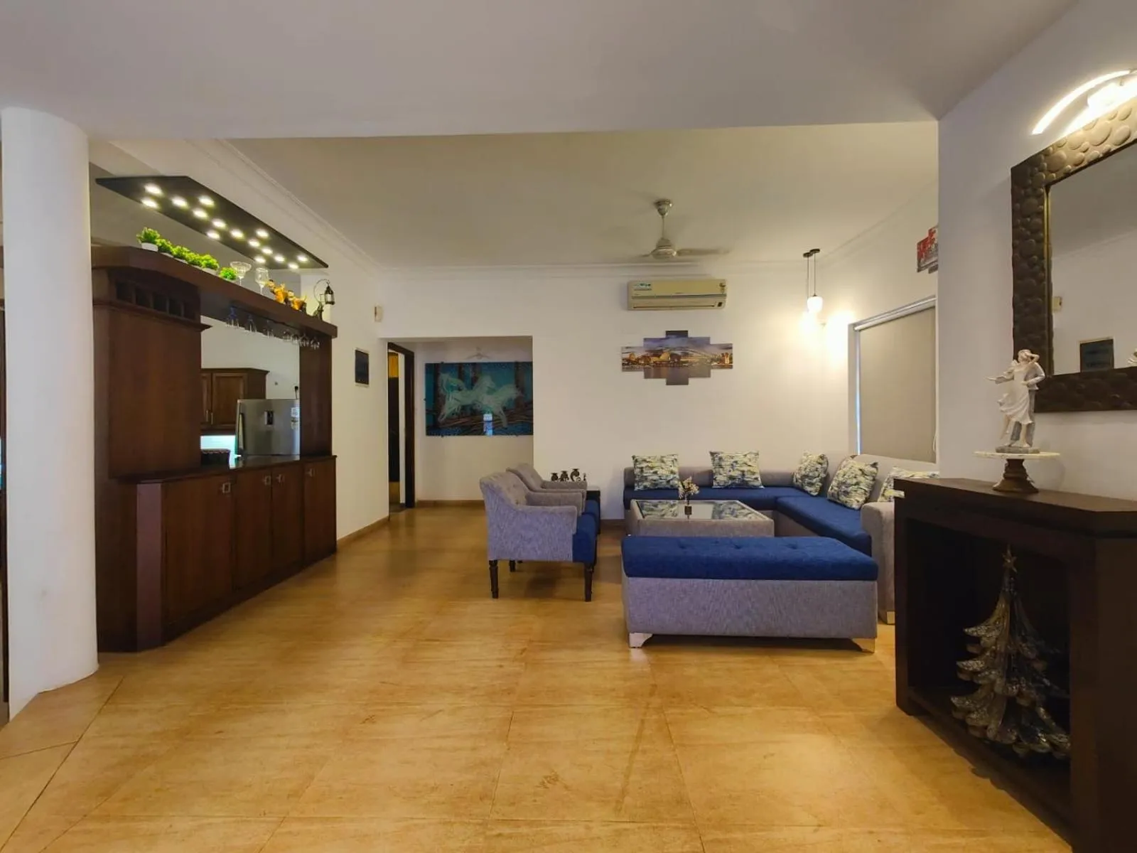 Living room, Bed in La Sunila suites Baga by WSI