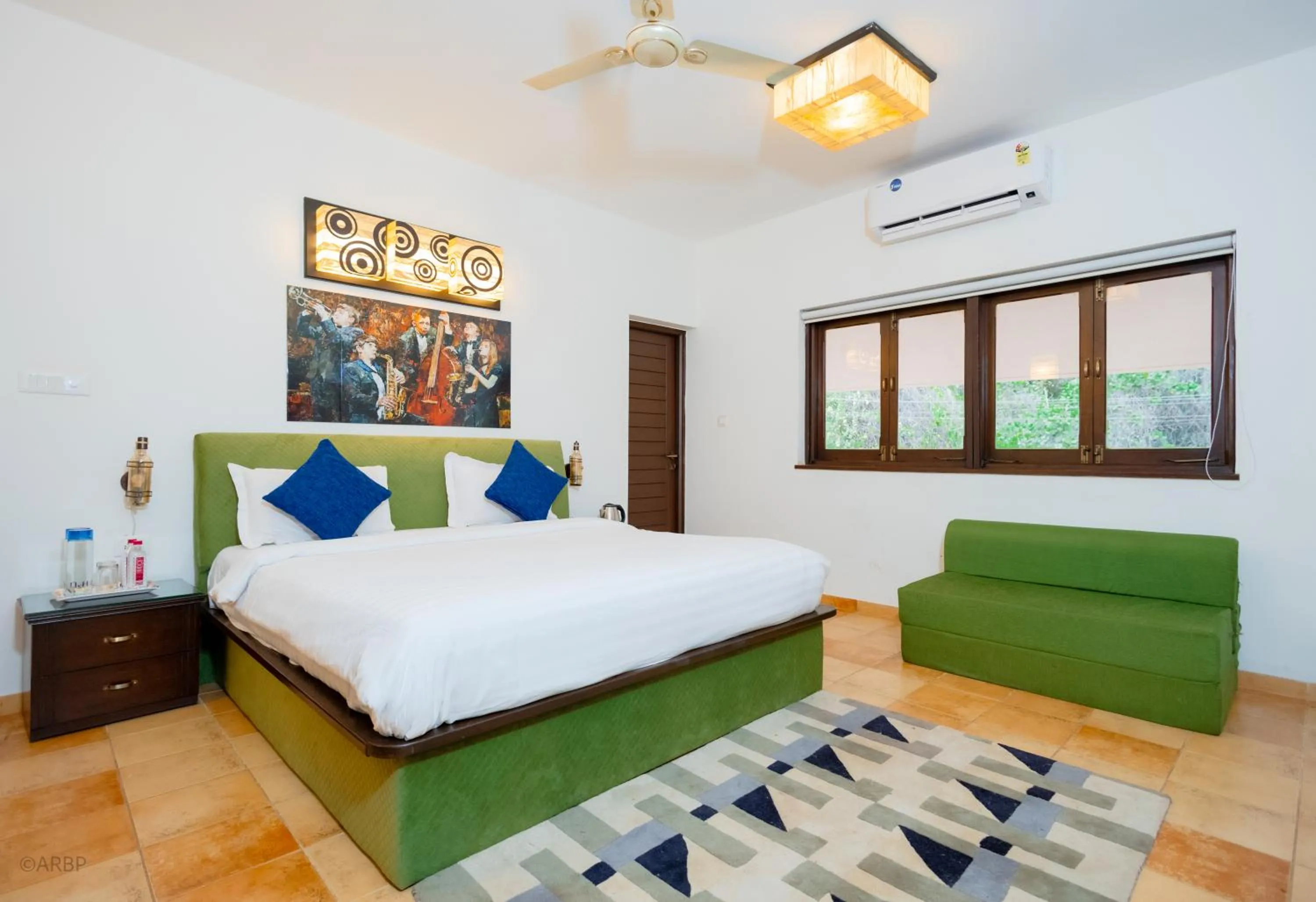 Bed in La Sunila suites Baga by WSI