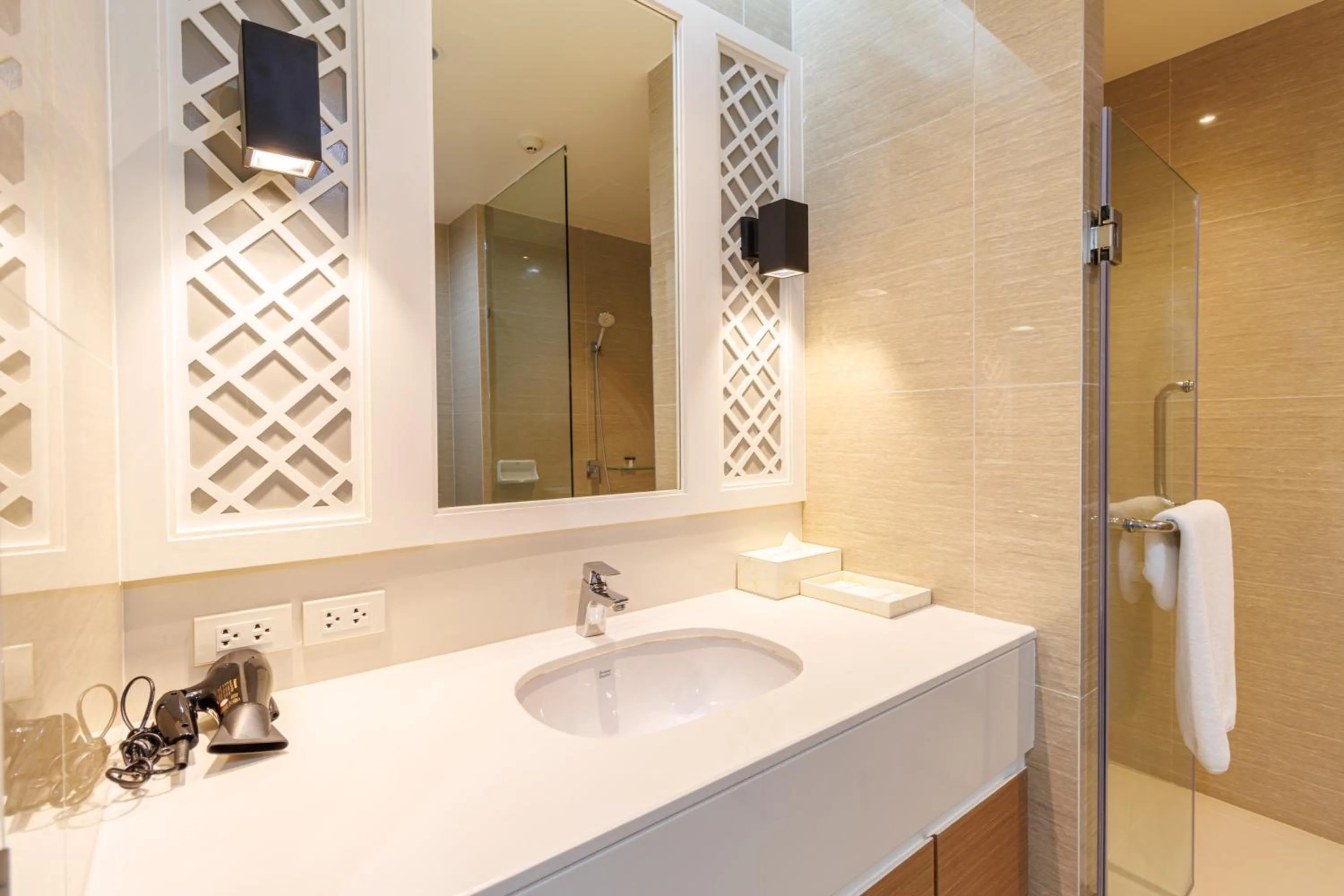 Toilet in Sea Sand Sun Hua Hin by JC Kevin Hotel & Resort