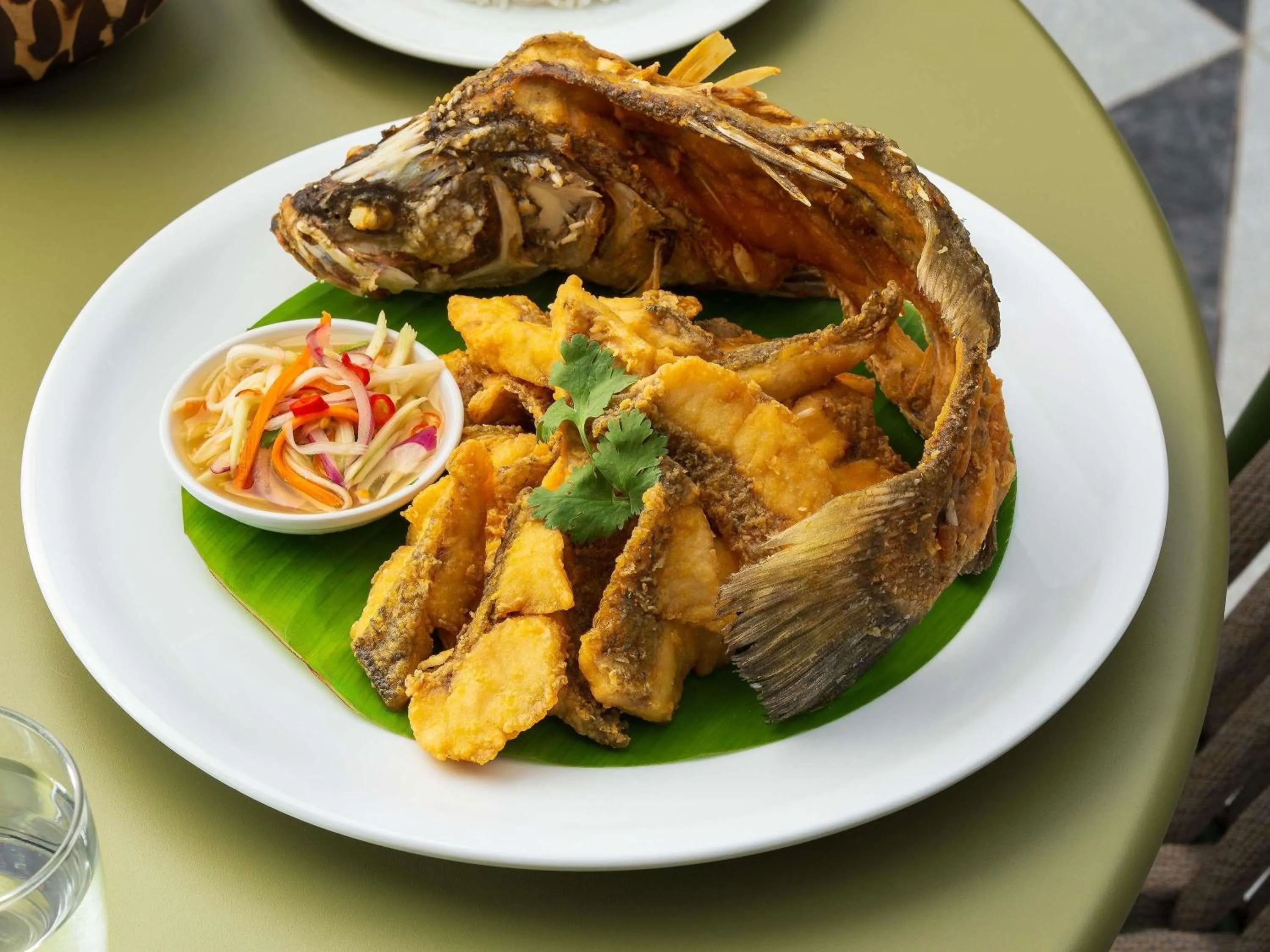 Restaurant/places to eat in Mercure Rayong Lomtalay Villas & Resort