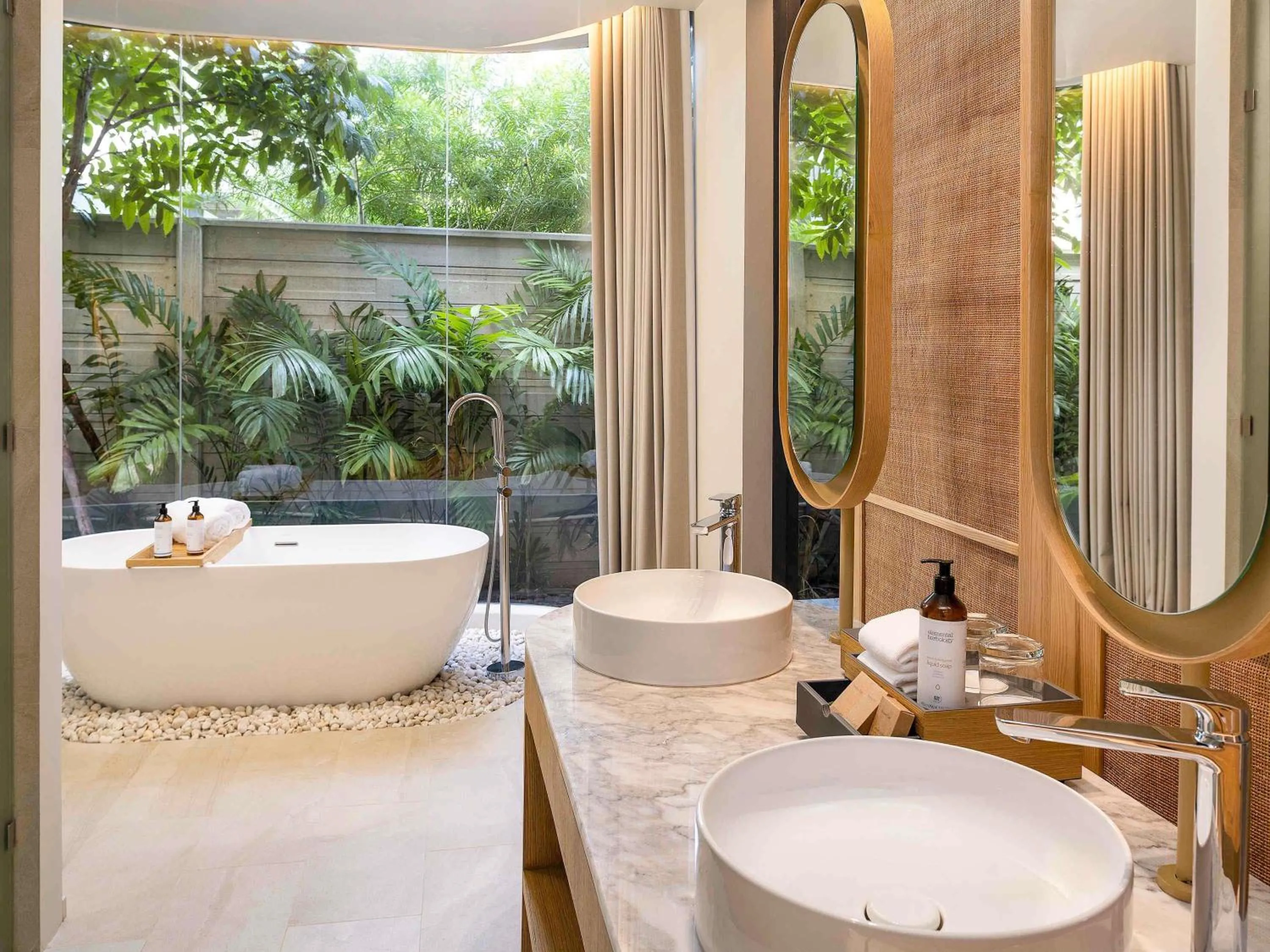 Bedroom in Mercure Rayong Lomtalay Villas & Resort