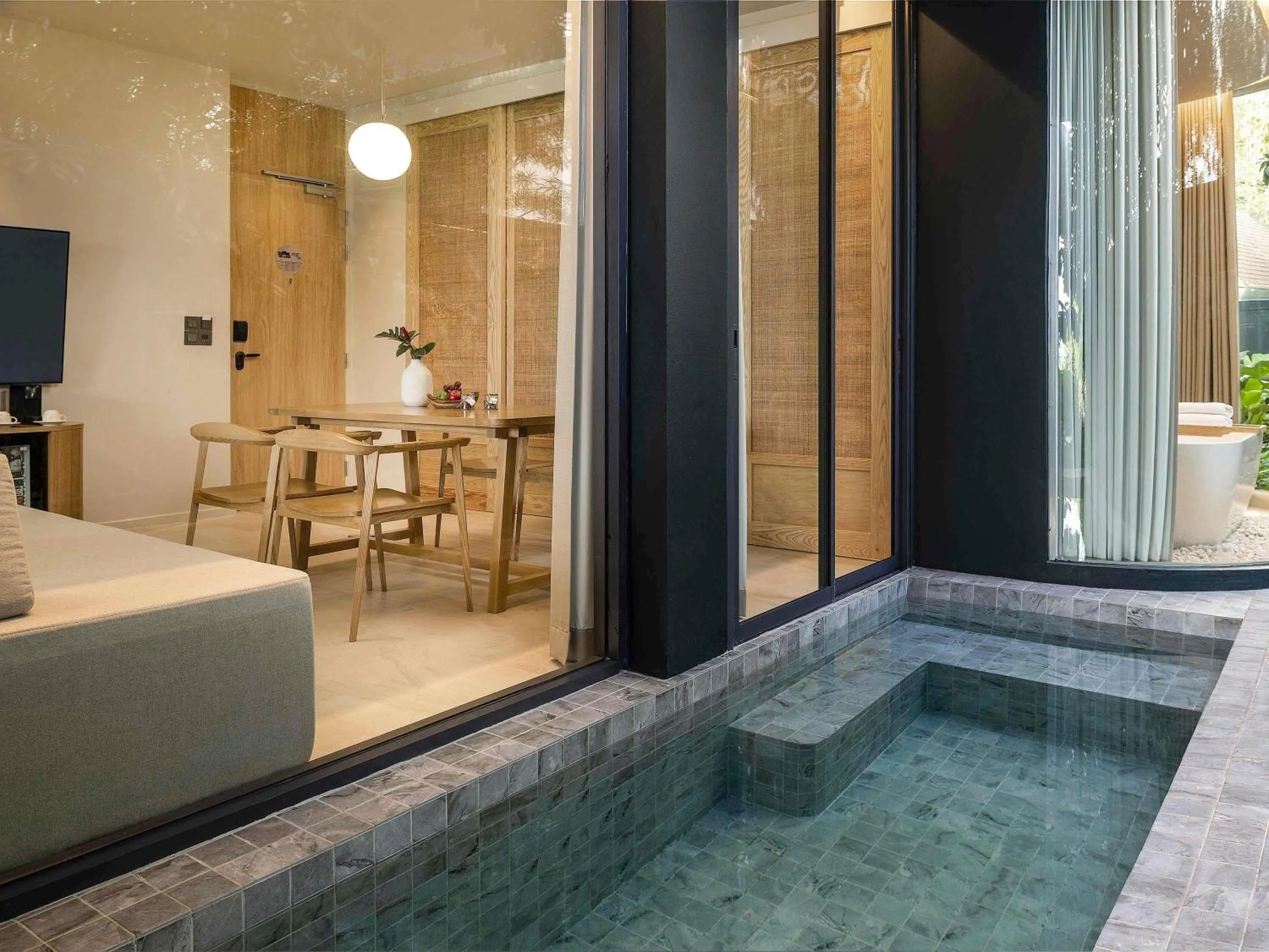 Photo of the whole room, Bed in Mercure Rayong Lomtalay Villas & Resort