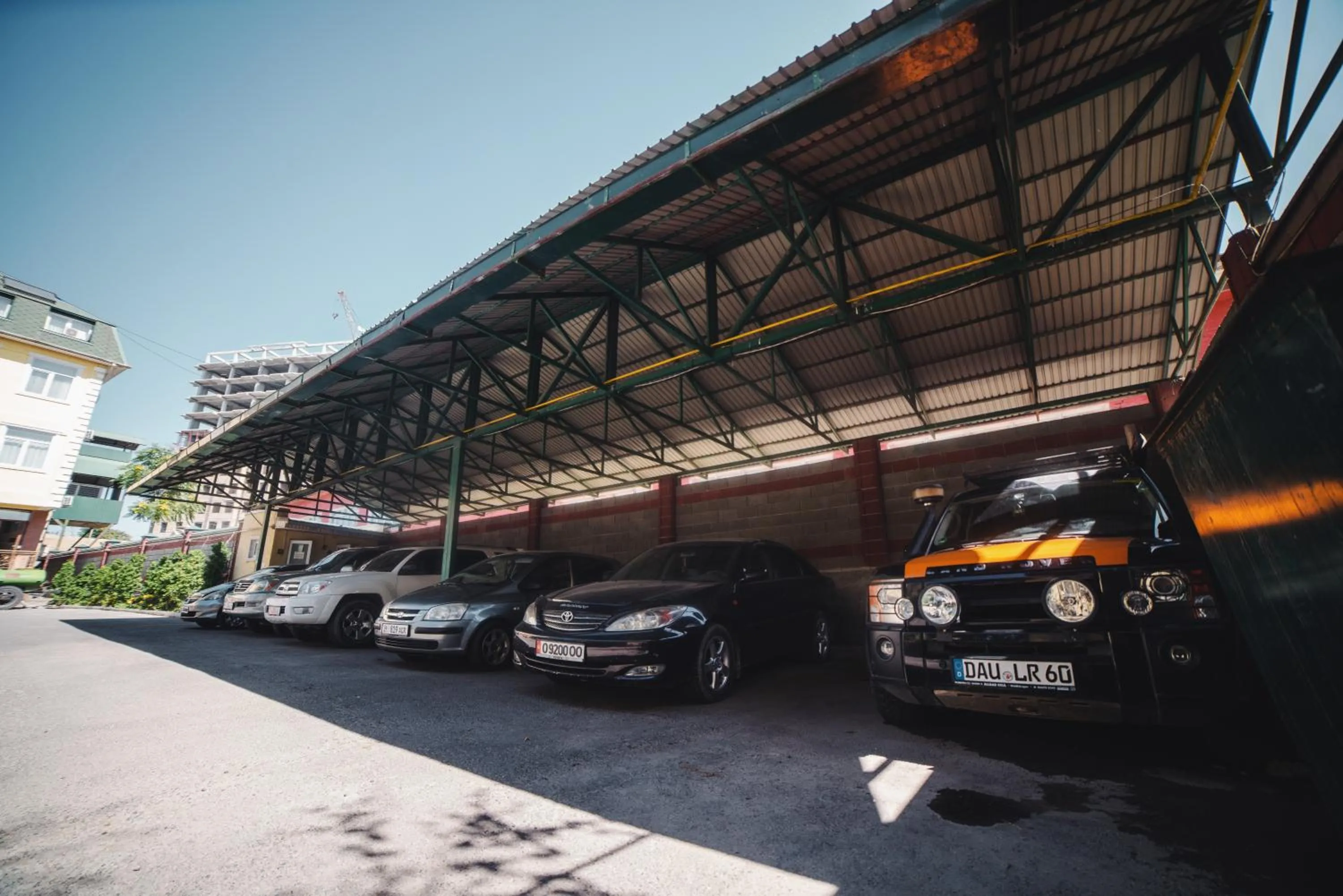 Facade/entrance in Sunrise Osh