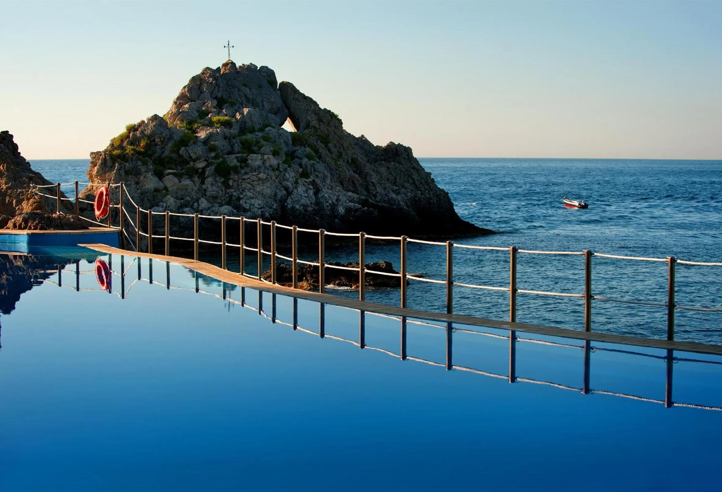 Pool view in UNA Hotels Capotaormina