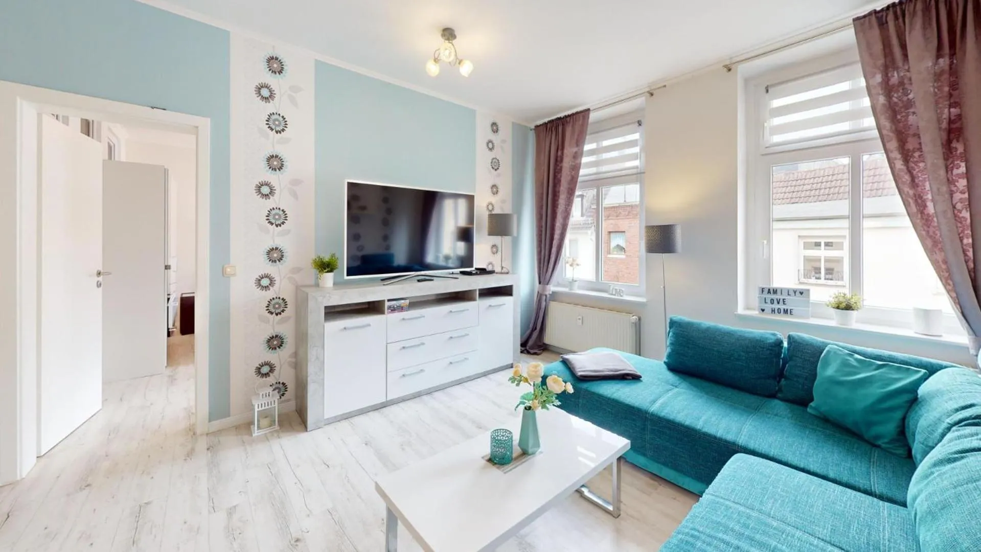 TV and multimedia in Apartments am Sund
