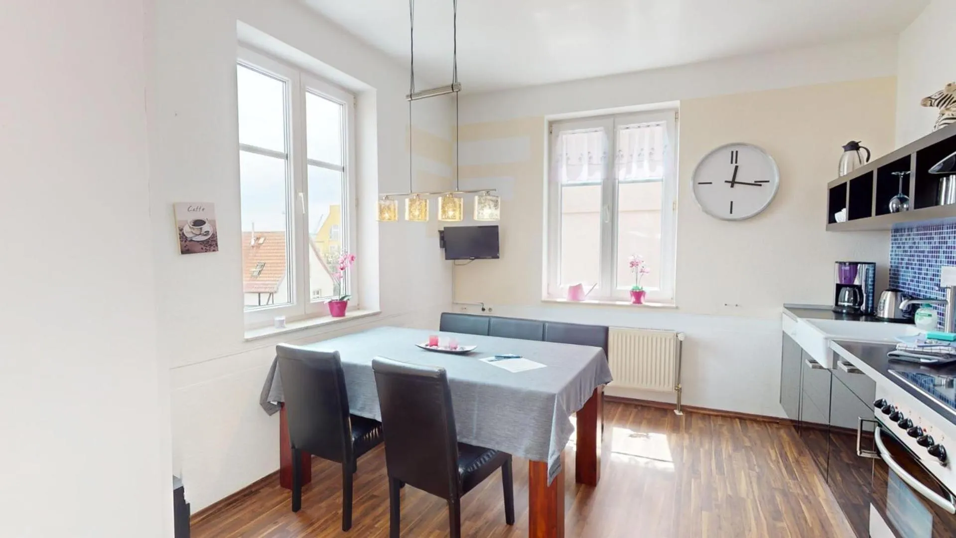 Kitchen or kitchenette in Apartments am Sund