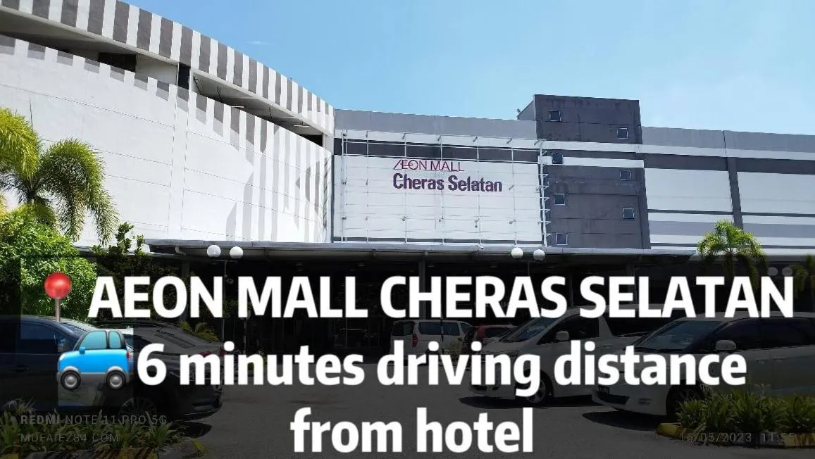 Restaurant/places to eat in Smile Hotel Balakong Kajang