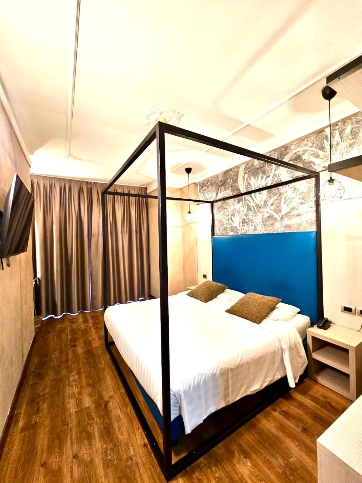 Bedroom, Bed in Hotel Mythos