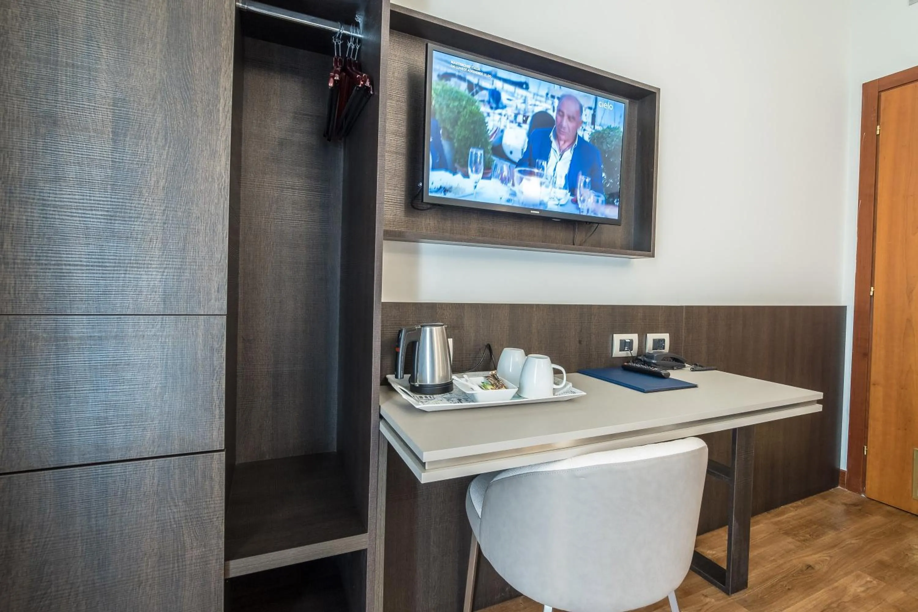 TV and multimedia in Hotel Mythos