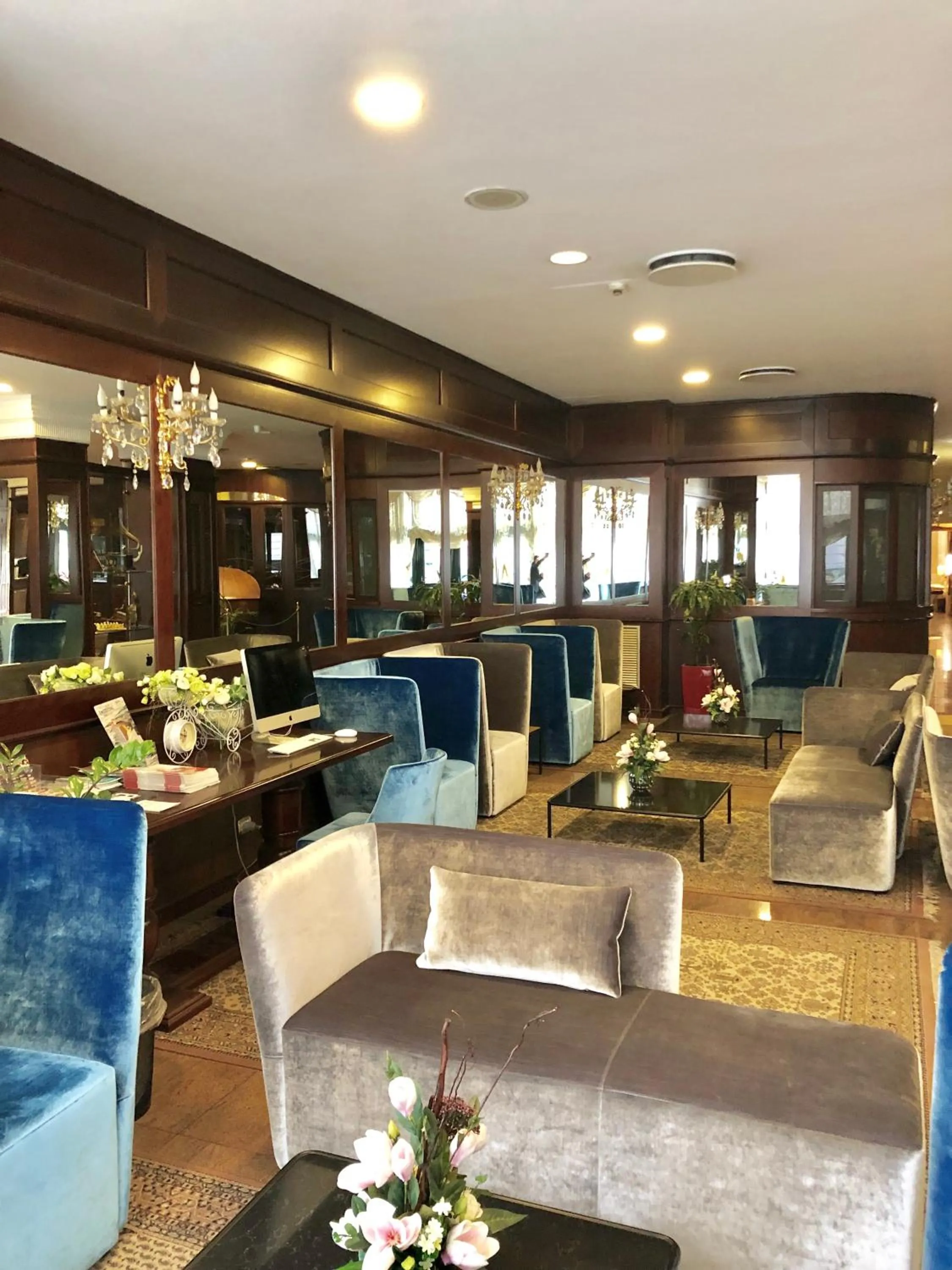 Lobby or reception in Hotel Mythos