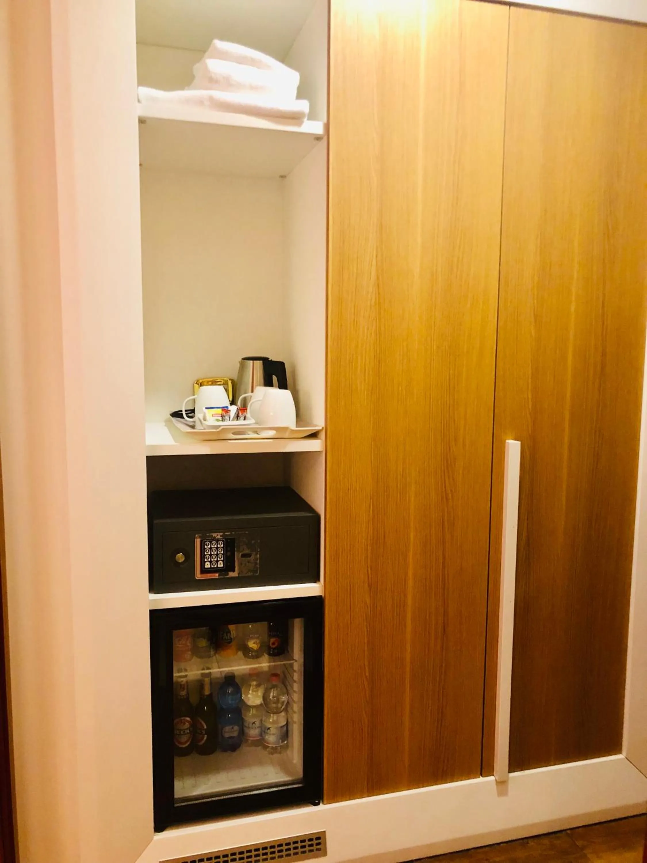 Coffee/tea facilities in Hotel Mythos