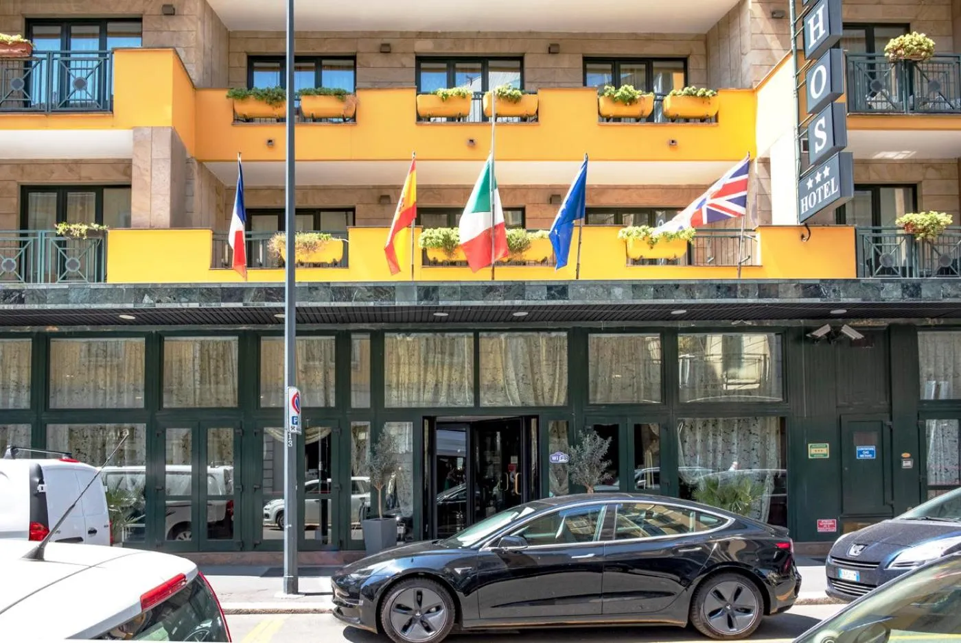 Facade/entrance in Hotel Mythos