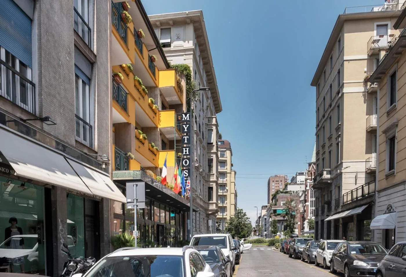 Facade/entrance in Hotel Mythos