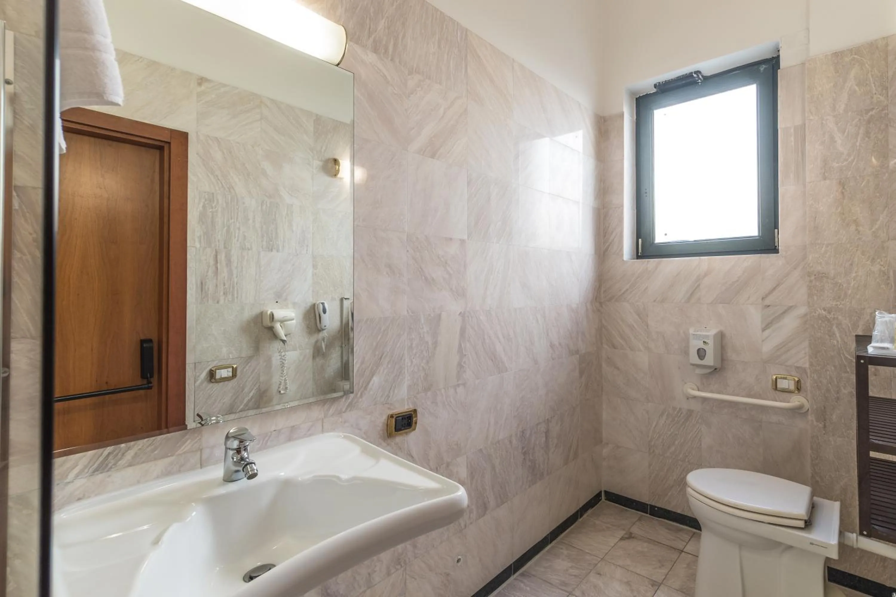 Bathroom in Hotel Mythos