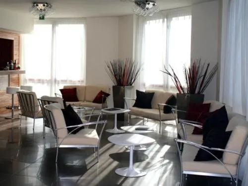 Lounge or bar in Hotel Fiera Milano