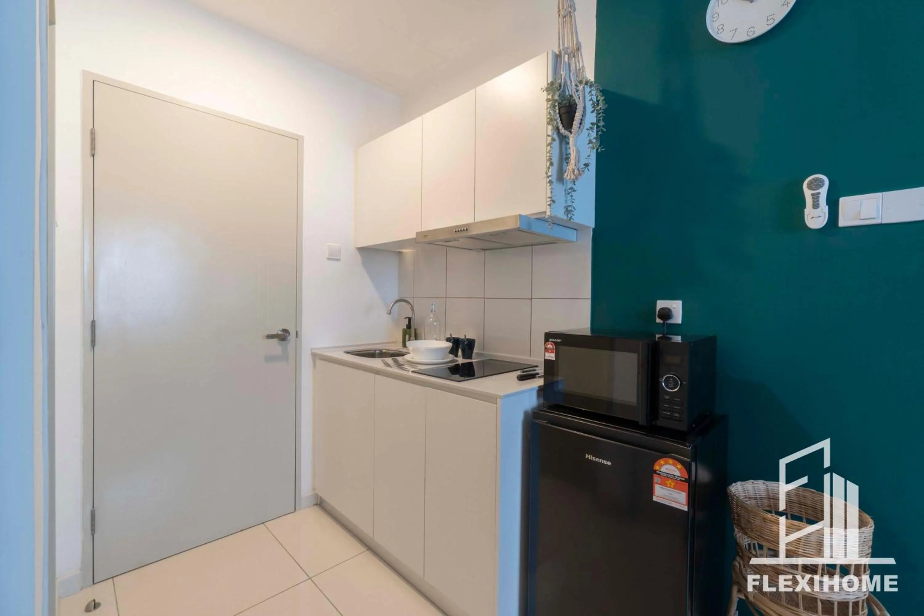 Kitchen or kitchenette in KLIA-KLIA 2, Comfy Studio, Horizon Suites Sepang-Dengkil by Flexihome-MY