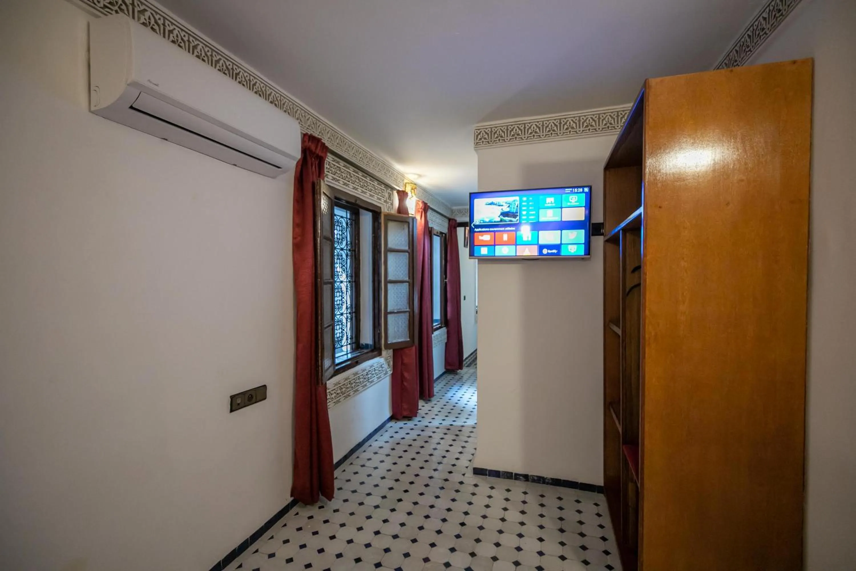 TV and multimedia in Riad Dari Fes